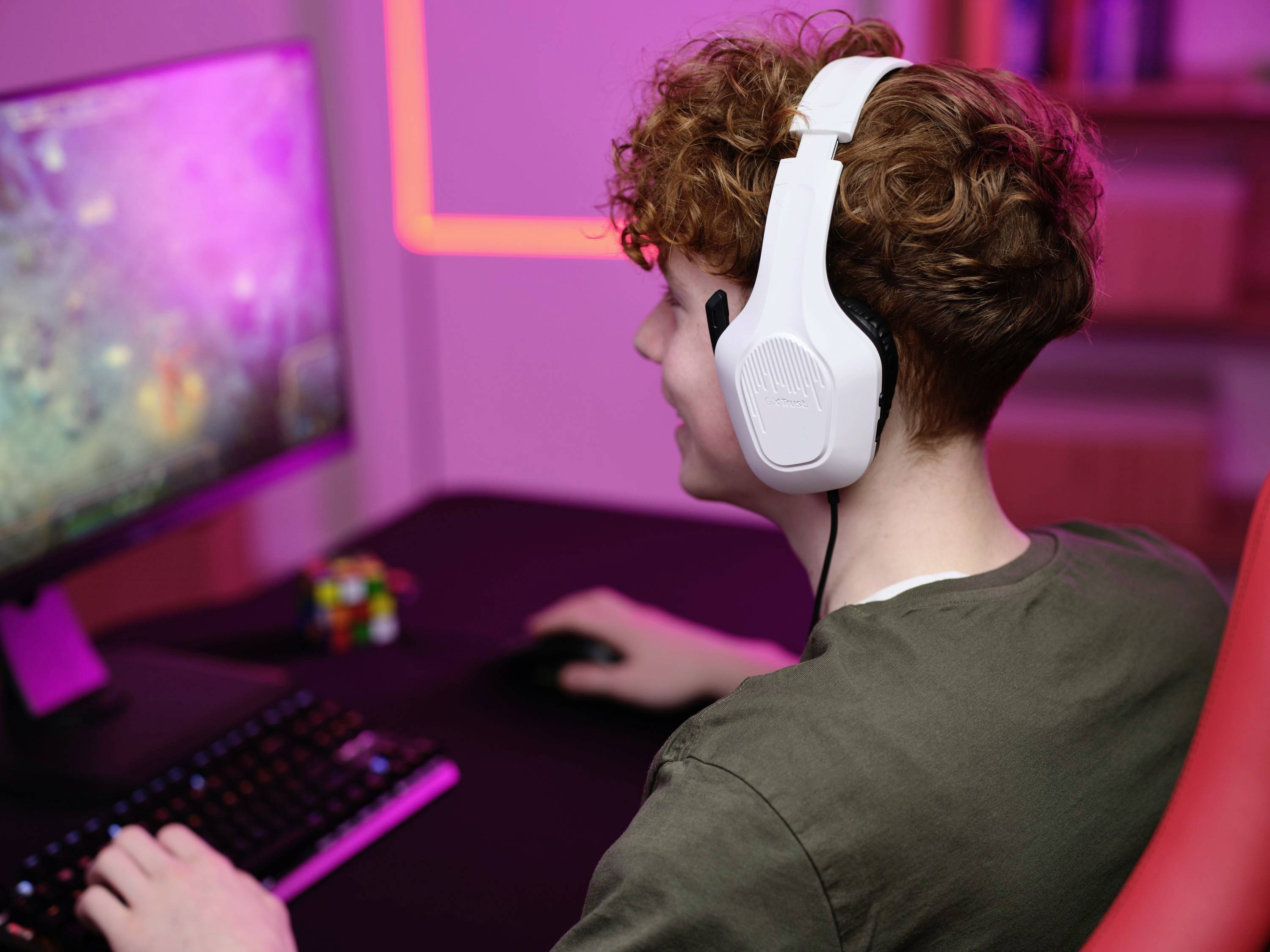 Trust GXT415W ZIROX Over Ear Headset kabelgebunden Stereo Weiß Gaming