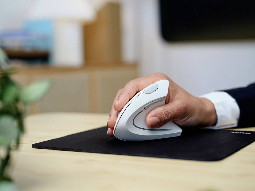 Trust VERTO WIRELESS ERGO Maus Funk Optisch Weiß 6 Tasten 1600 dpi Ergonomisch