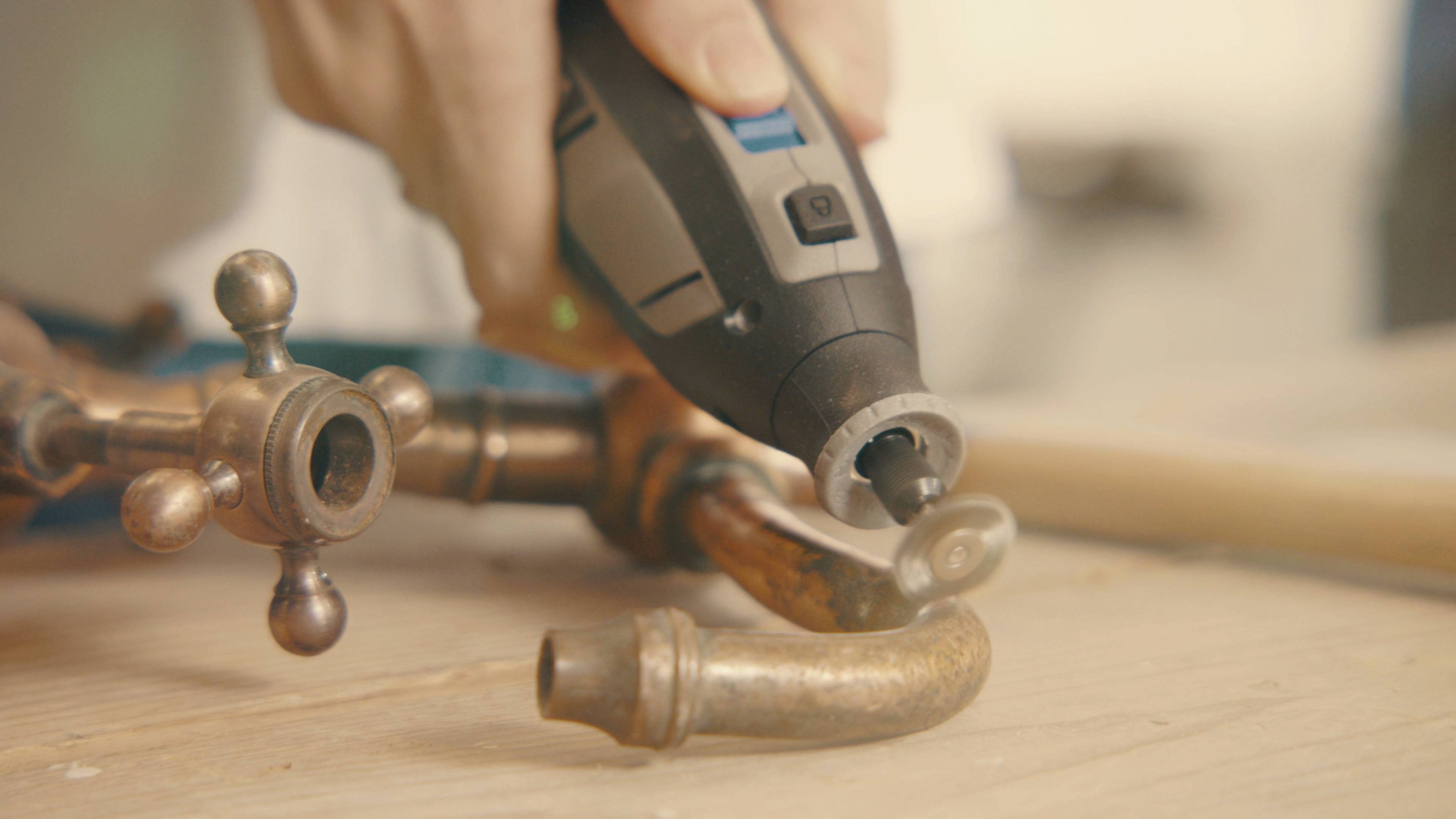 Dremel 8240-3/45 F0138240JF Akku-Multifunktionswerkzeug inkl. Akku, inkl. Ladegerät, mit Zubehör 12