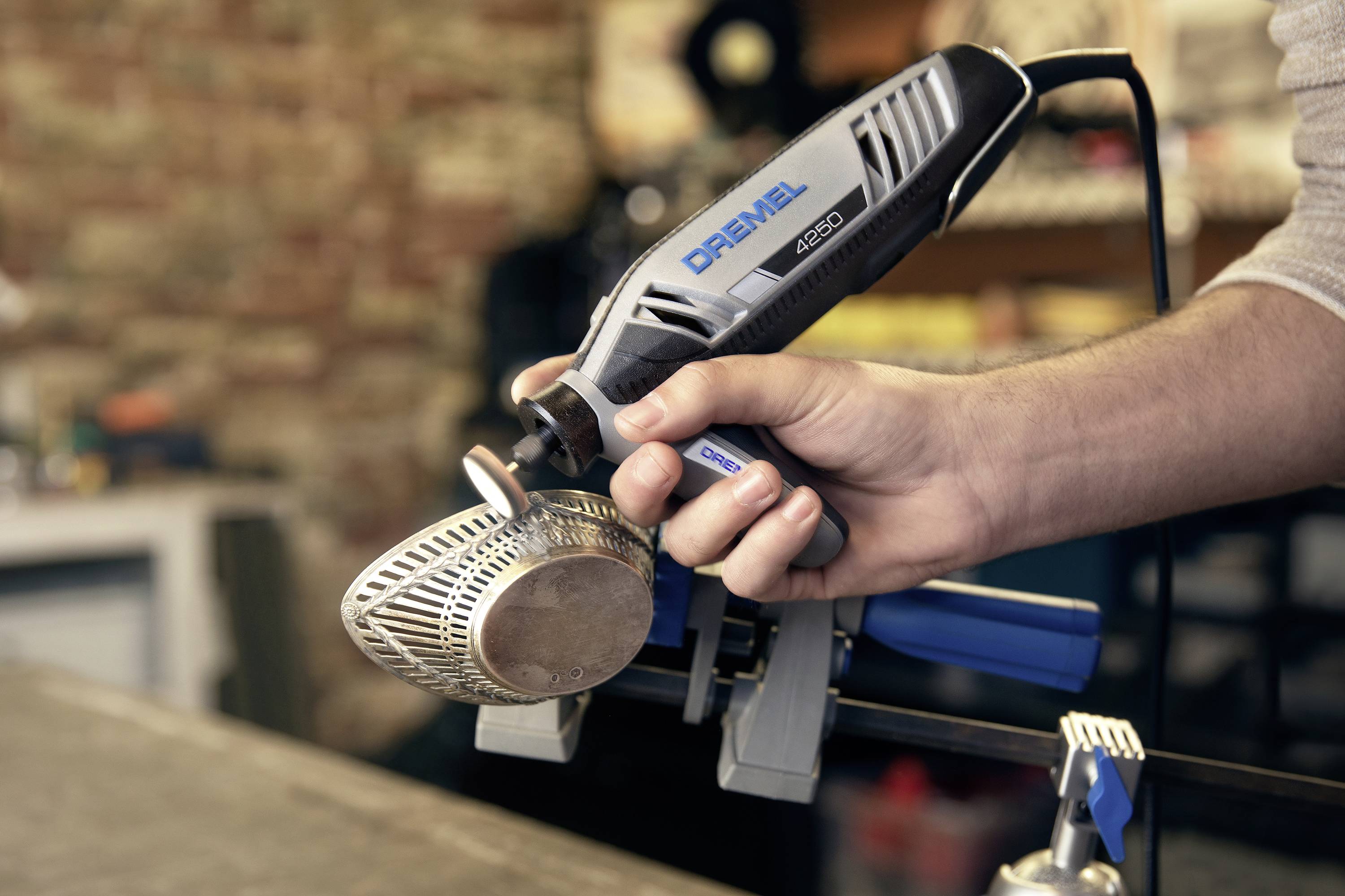 Dremel 4250-1/35 F0134250KA Multifunktionswerkzeug mit Zubehör