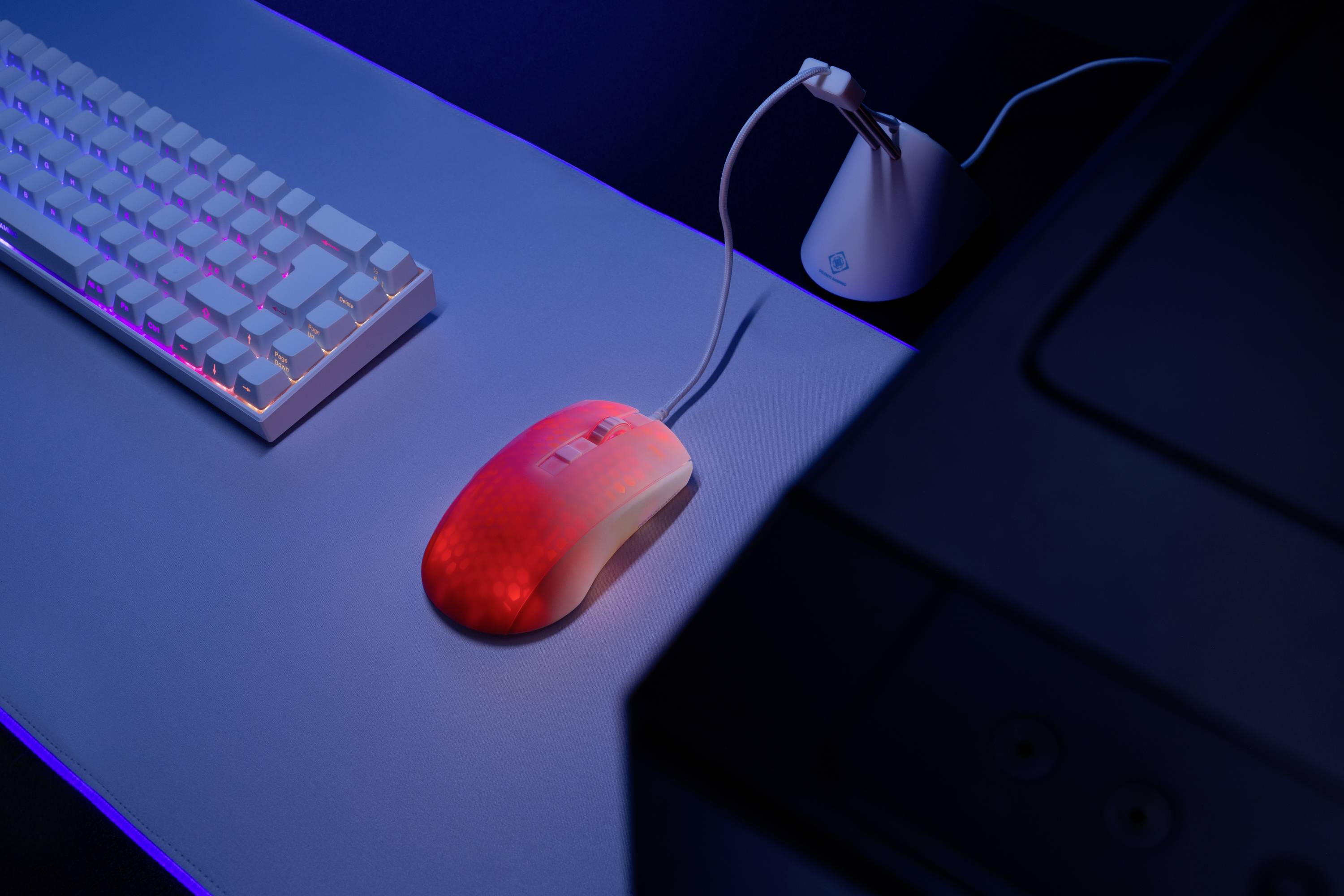 DELTACO GAMING WM87 Gaming-Maus USB Optisch Weiß, Transparent 6 Tasten 6200 dpi Beleuchtet, Integriertes Scrollrad