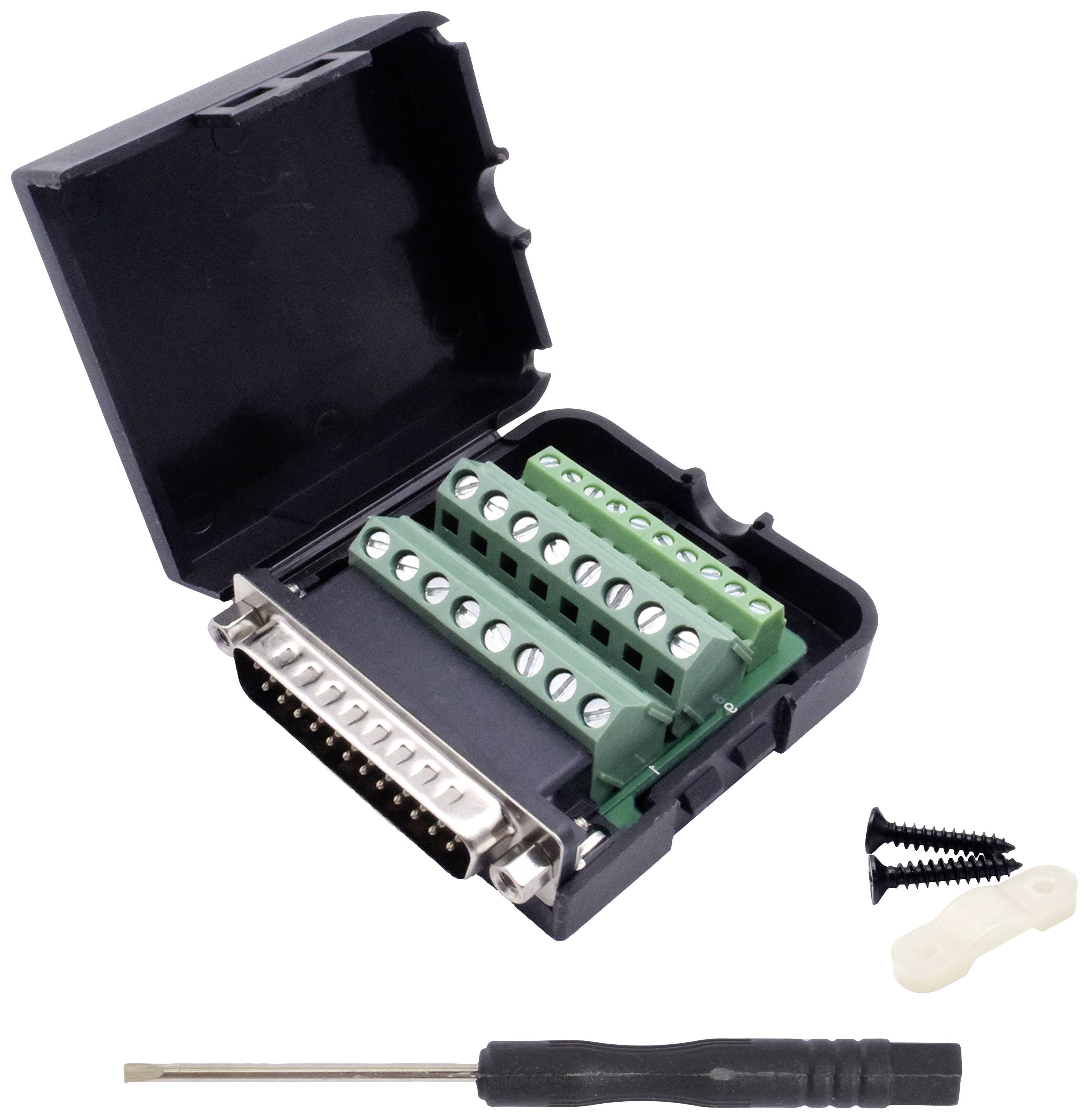 Eine offene schwarze Anschlussbox mit grünen Klemmleisten und einem 25-poligen Stecker. Ein Schraubenzieher und zwei Schrauben liegen daneben.