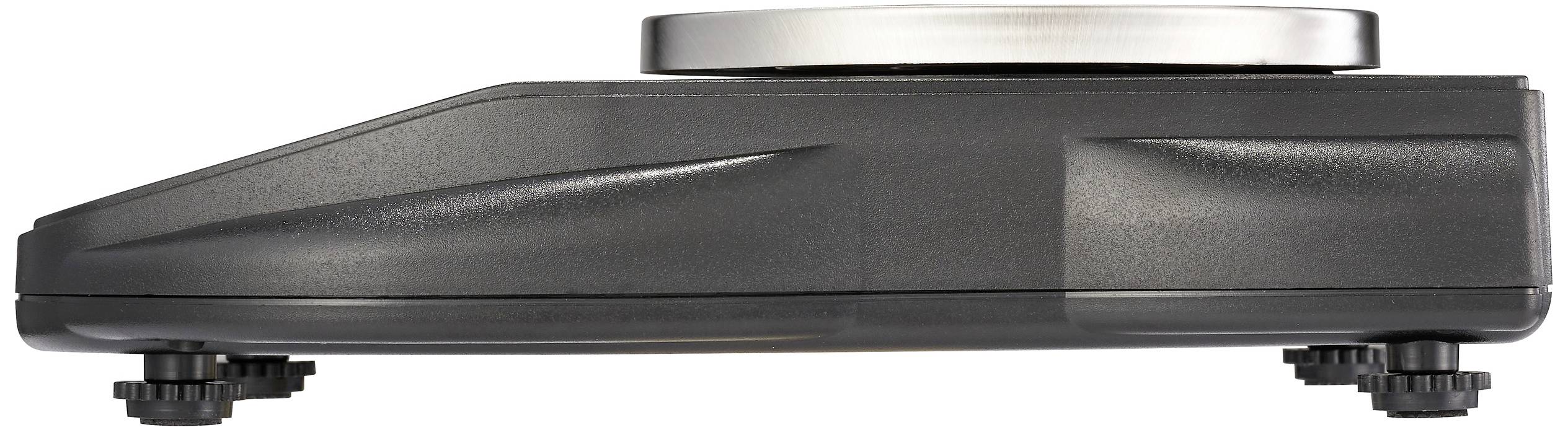 Seitenansicht einer digitalen Küchenwaage auf vier rutschfesten Füßen. Oberseite aus Edelstahl, flaches, modernes Design.