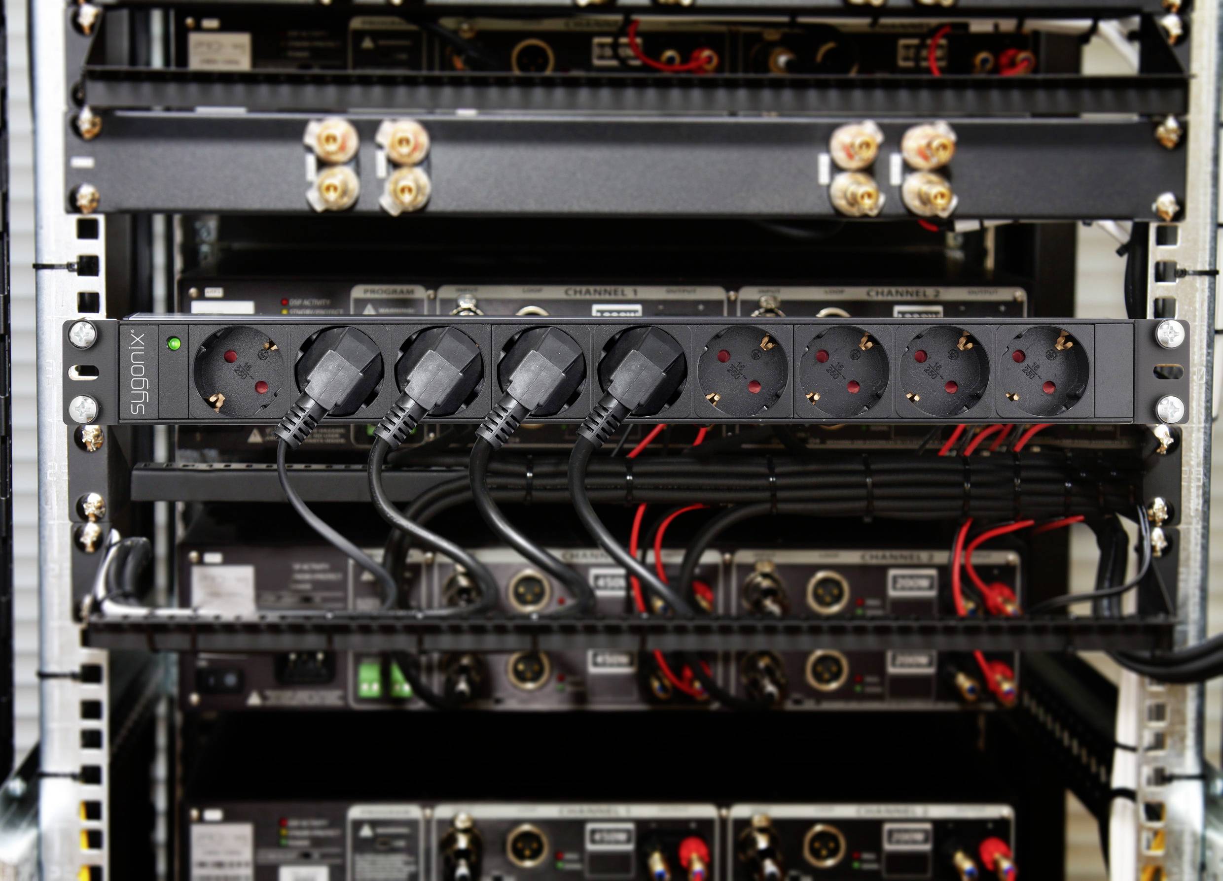 Sygonix SY-5799004 Steckdosenleiste 19 Zoll 9fach Schwarz Schutzkontakt 1St.