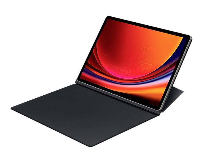 Tablet mit schwarzem Cover im aufrecht stehenden Modus, zeigt ein leuchtend rotes und orangenes abstraktes Hintergrundbild.