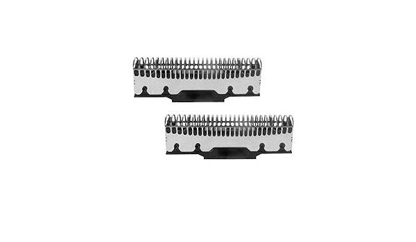 Zwei silberne Klingen für einen Haartrimmer, übereinander angeordnet, zeigen Zahnzahnung und glänzende Metalloberflächen.