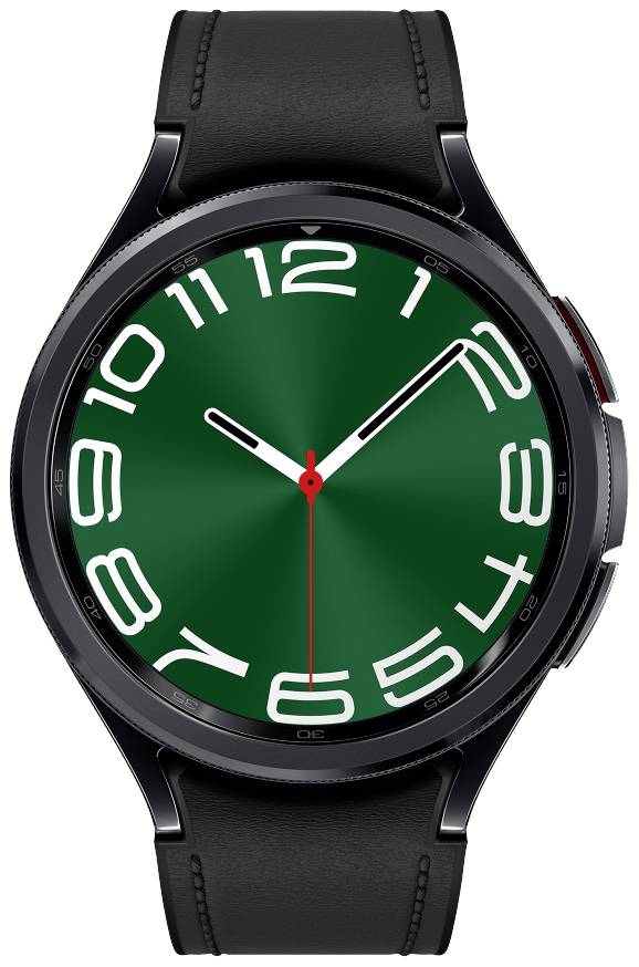 Eine Smartwatch mit schwarzem Gehäuse und Lederarmband. Das Zifferblatt ist grün mit großen, weißen Ziffern und roten Zeigern.