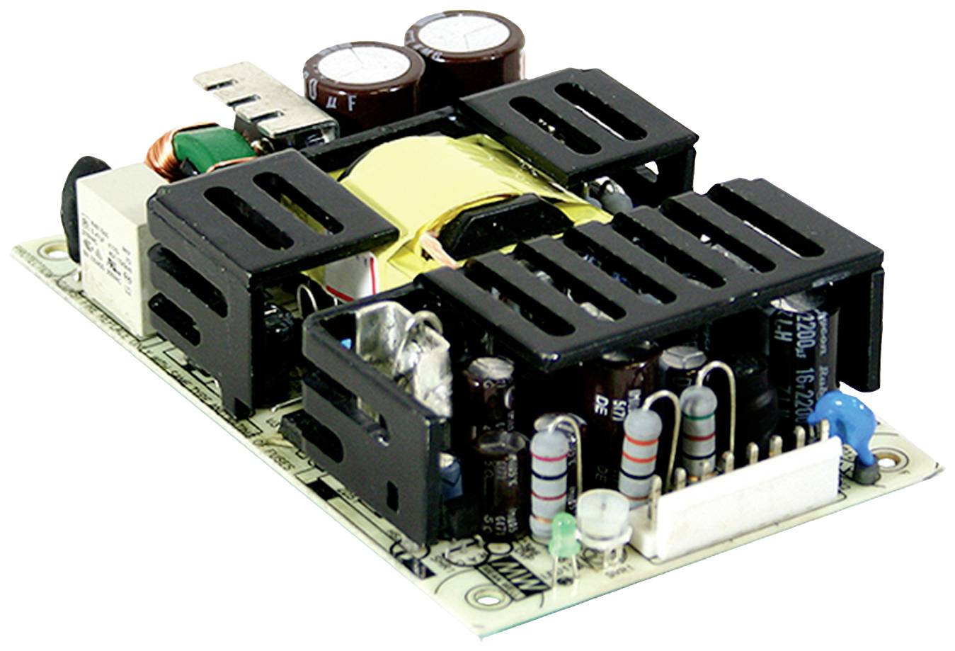 Ein Computer-Netzteil auf einer Platine mit mehreren Kondensatoren, Spulen und Kühlkörpern, deutlich erkennbar für elektronische Anwendungen.
