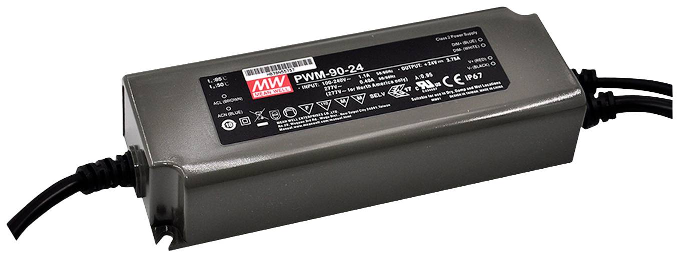 Ein schwarzes Netzteil mit Kabeln an beiden Enden, trägt die Aufschrift 'PWM-90-24' und Markenlogo in weiß und rot.