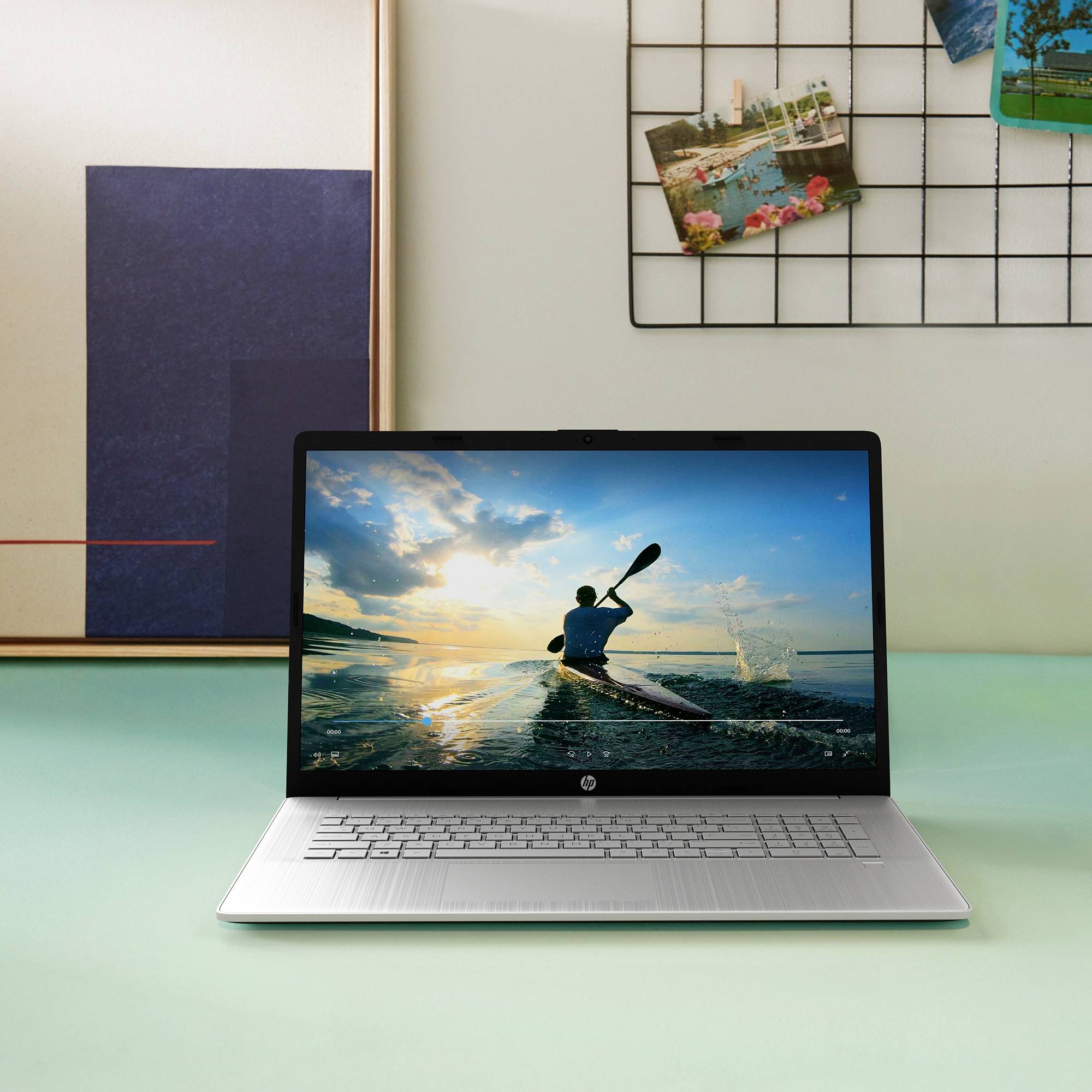 HP Notebook 17-cp2554ng 43.9 cm (17.3 Zoll) Full HD AMD Ryzen 5 7520U 8 GB RAM 512 GB SSD Deutsch, QWERTZ Radeon Graphics Silber 827V7EA