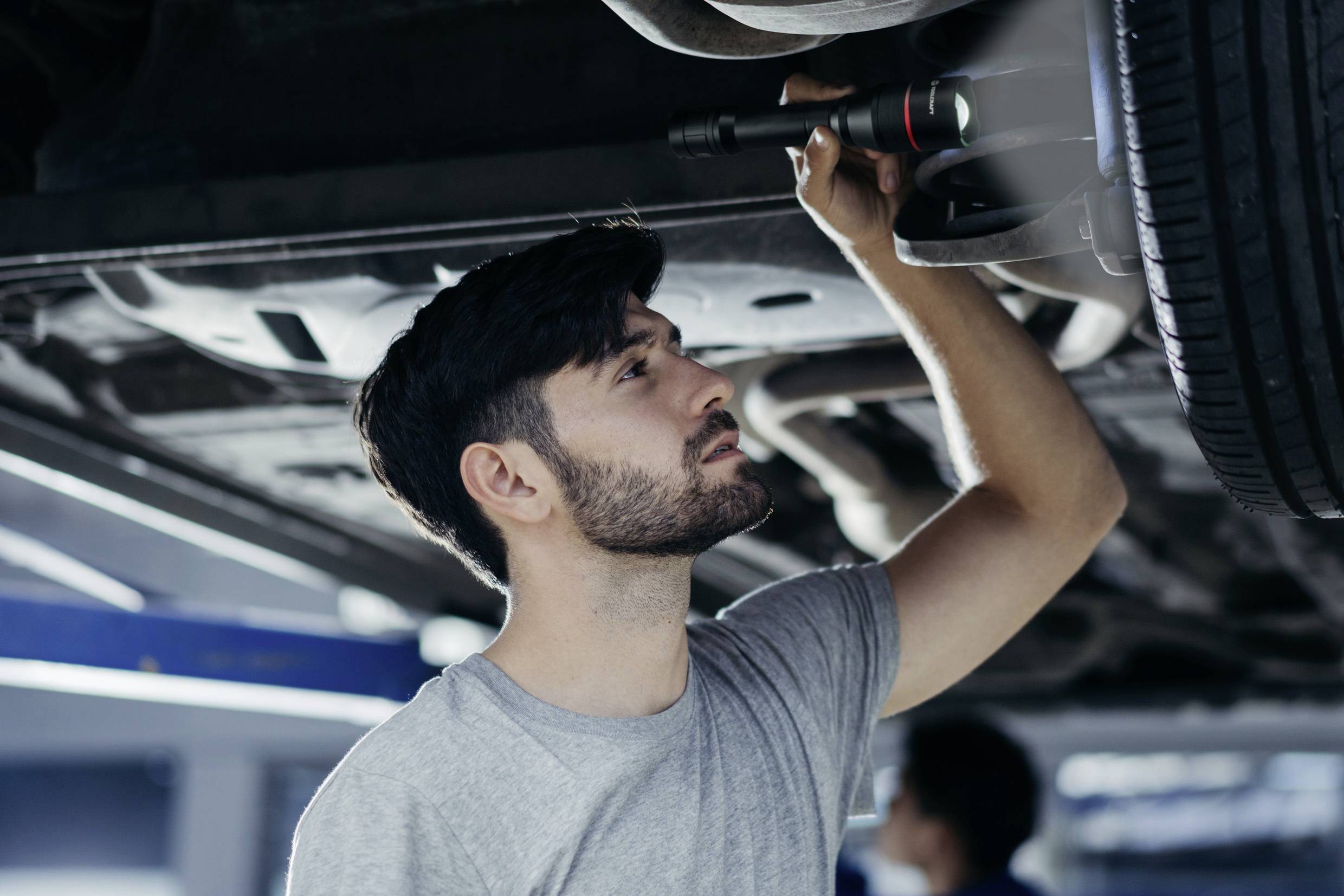 TOOLCRAFT Handlampe verstellbar, mit USB-Schnittstelle, mit Stroboskopmodus akkubetrieben 3500lm 7h 397g