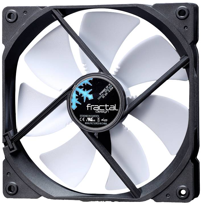 Ein schwarzer Computerlüfter mit fünf weißen Flügeln, darauf das Logo von 'Fractal Design' in Blau und Weiß sichtbar.