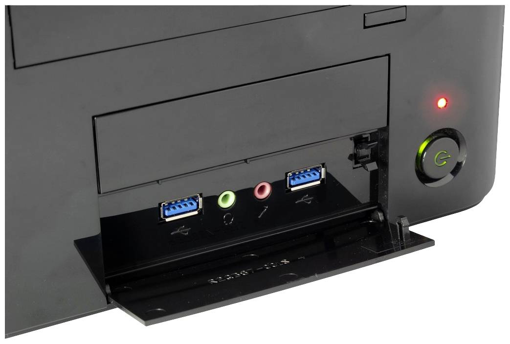 Der Vorderseite eines elektronischen Geräts mit zwei USB-Anschlüssen und Audioein- und -ausgängen. Ein grüner Netzschalter leuchtet.