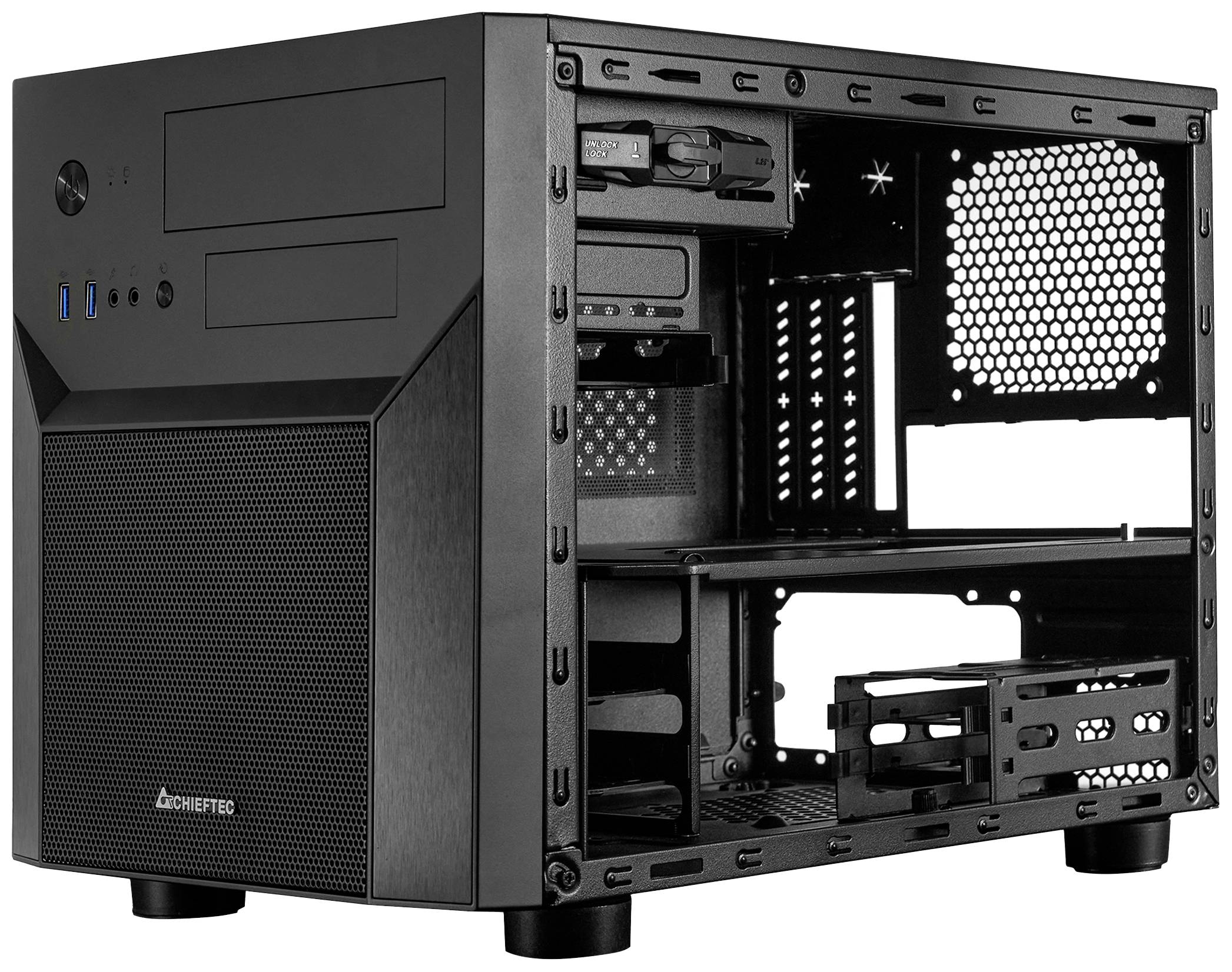 Ein offenes schwarzes PC-Gehäuse mit mehreren Einschüben und Lüftungsgittern, bereit für den Einbau von Computerkomponenten.