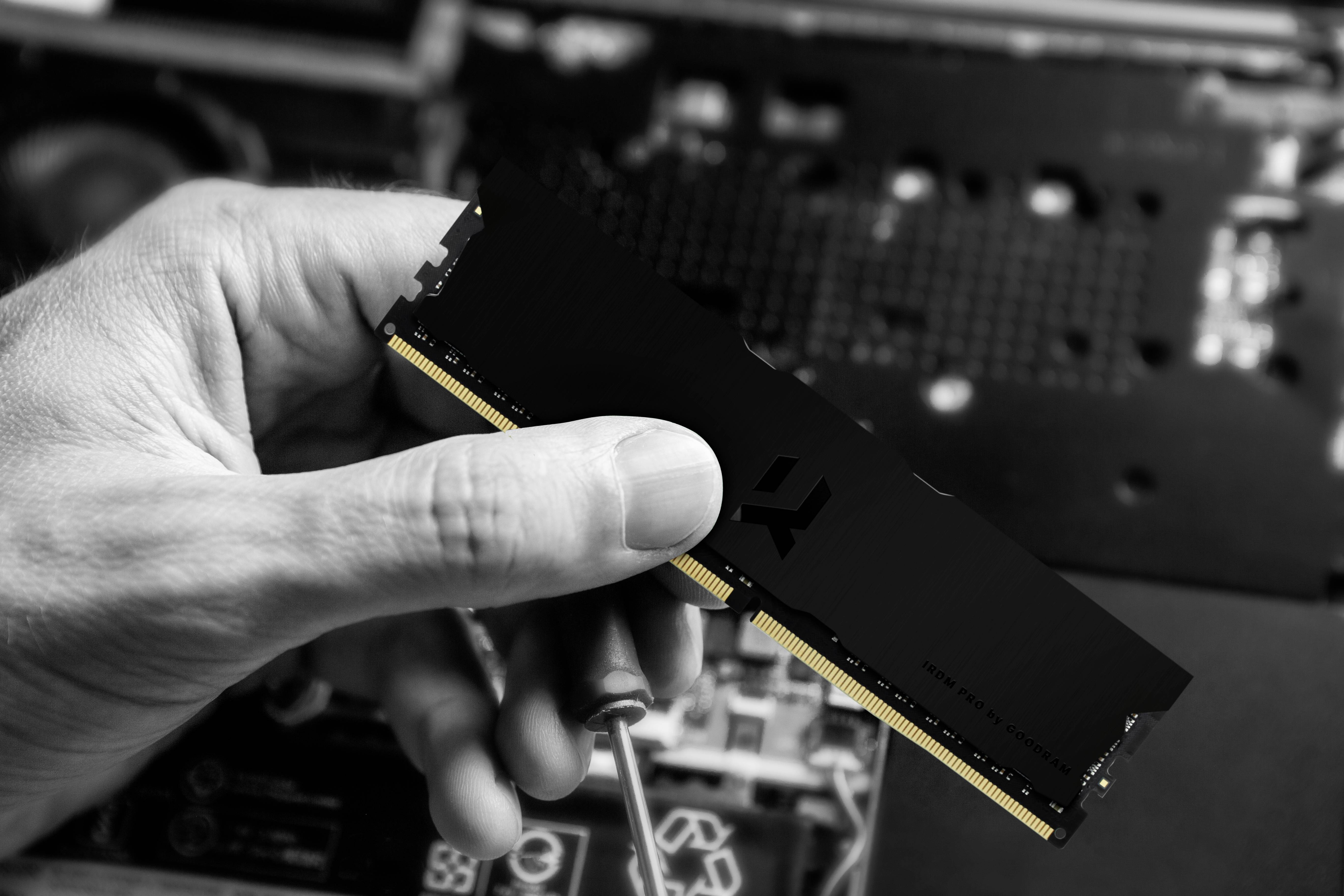 Goodram IRDM PRO Server-Arbeitsspeicher DDR4 16 GB 1 x 16 GB 3600 MHz 288pin DIMM IRP-K3600D4V64L18/16G