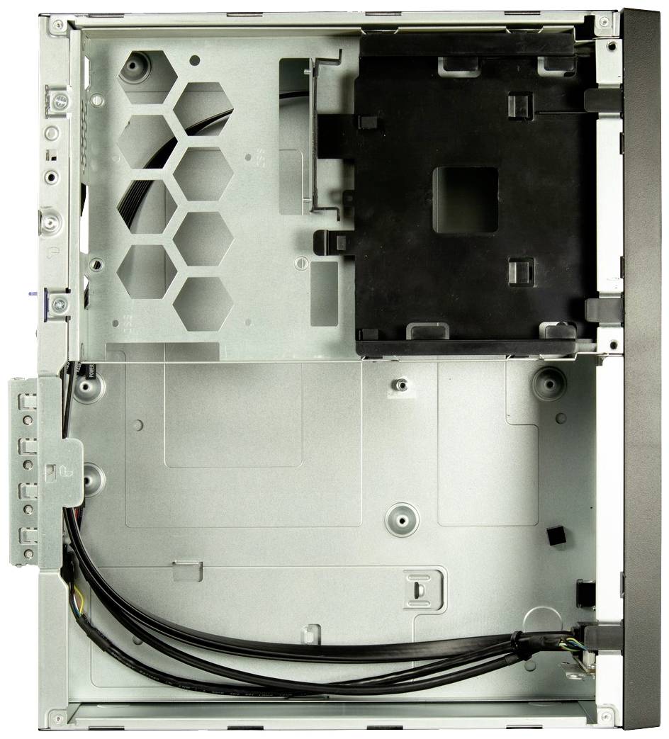 Ein offenes Computergehäuse ohne Komponenten. Sichtbar sind Verkabelungen und Befestigungsstellen für Hardwarekomponenten.