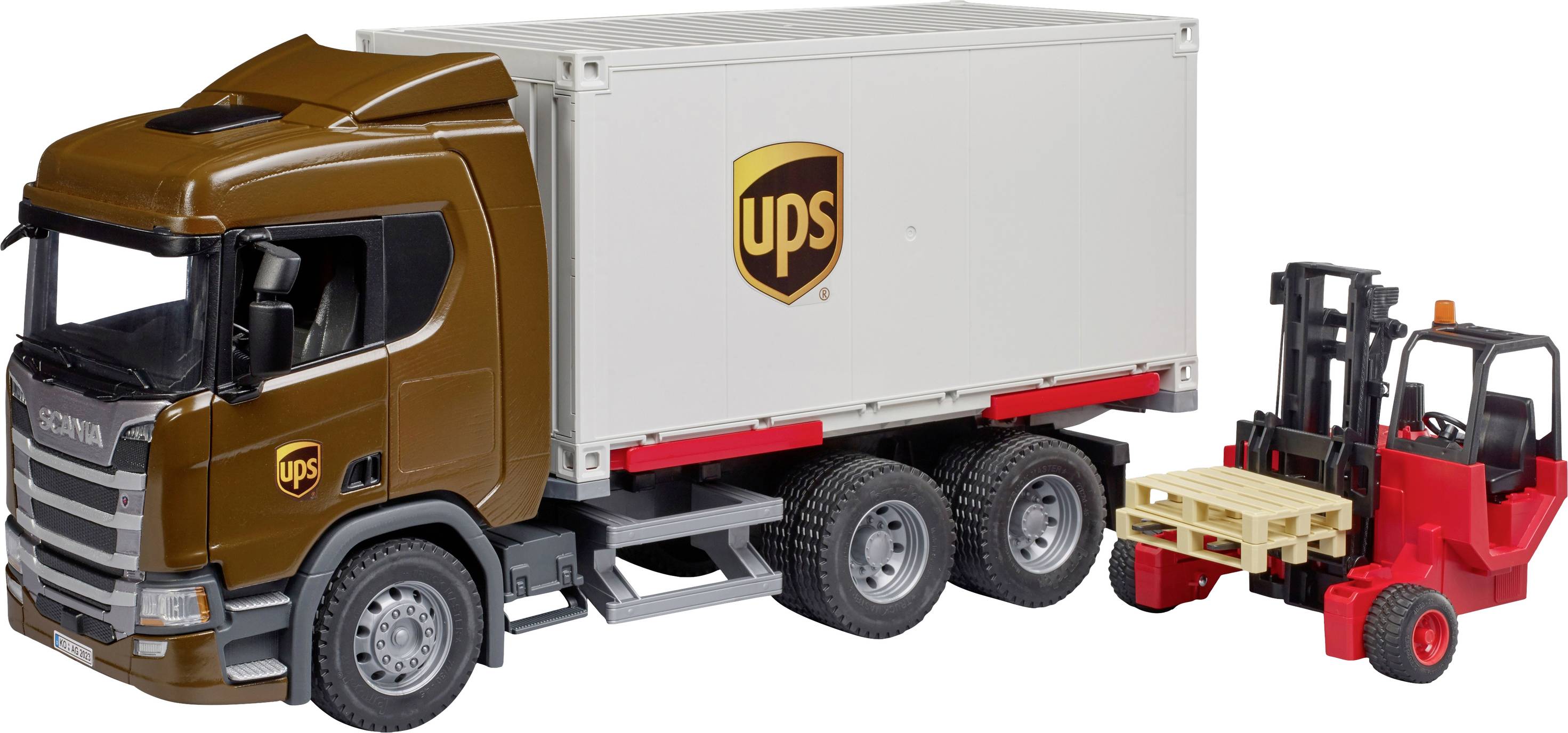 Ein brauner Lkw mit UPS-Logo und ein roter Gabelstapler mit einer Holzpalette. Der Lkw hat einen weißen Containeraufsatz.