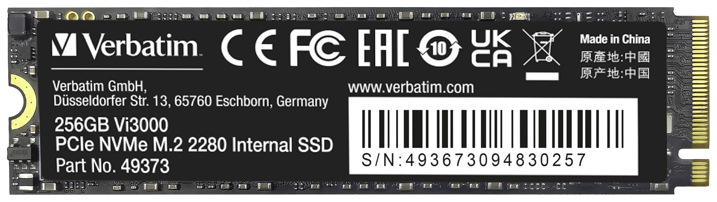 Eine SSD von Verbatim mit 256GB, Modell Vi3000, PCIe NVMe M.2 2280. Auf dem Etikett sind verschiedene Zertifizierungslogos zu sehen.