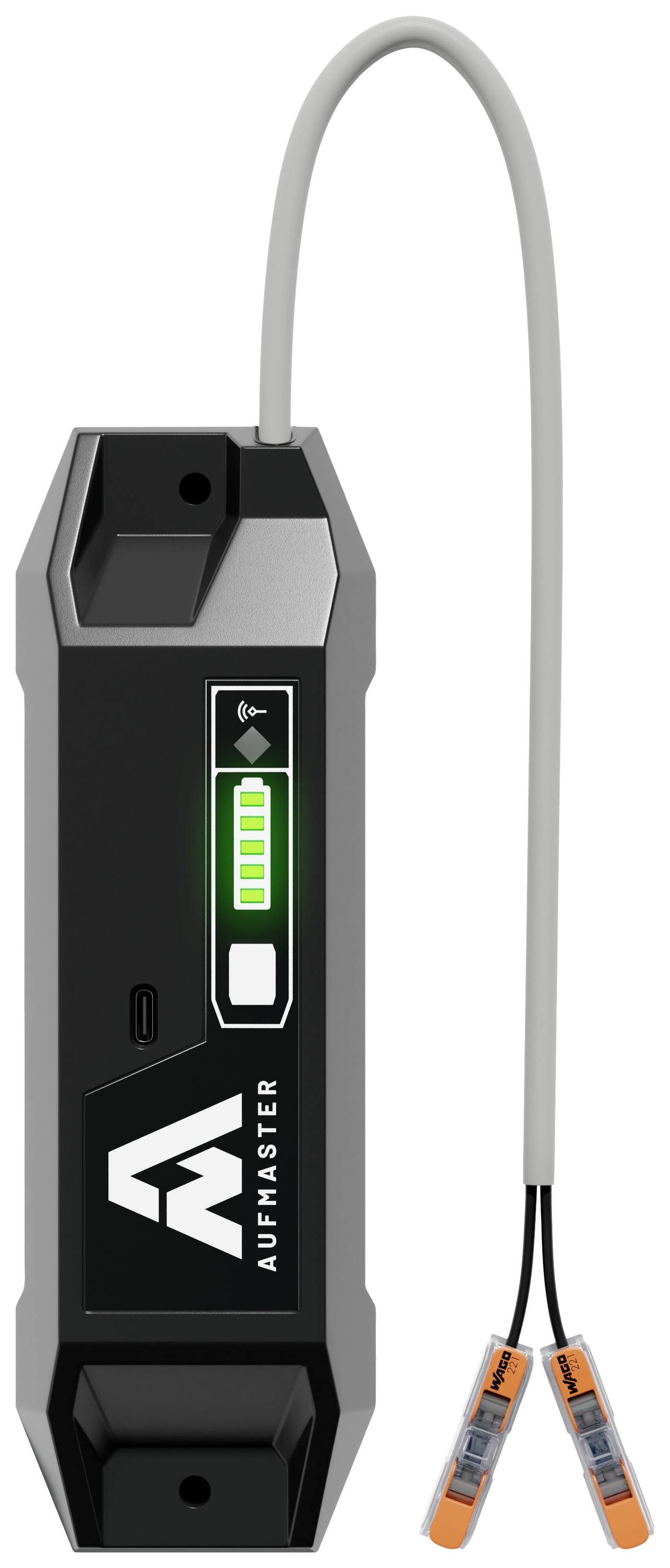 Ein schwarzes Ladegerät mit Display zeigt einen vollen Batteriestatus. Zwei Kabel laufen vom Gerät ab.