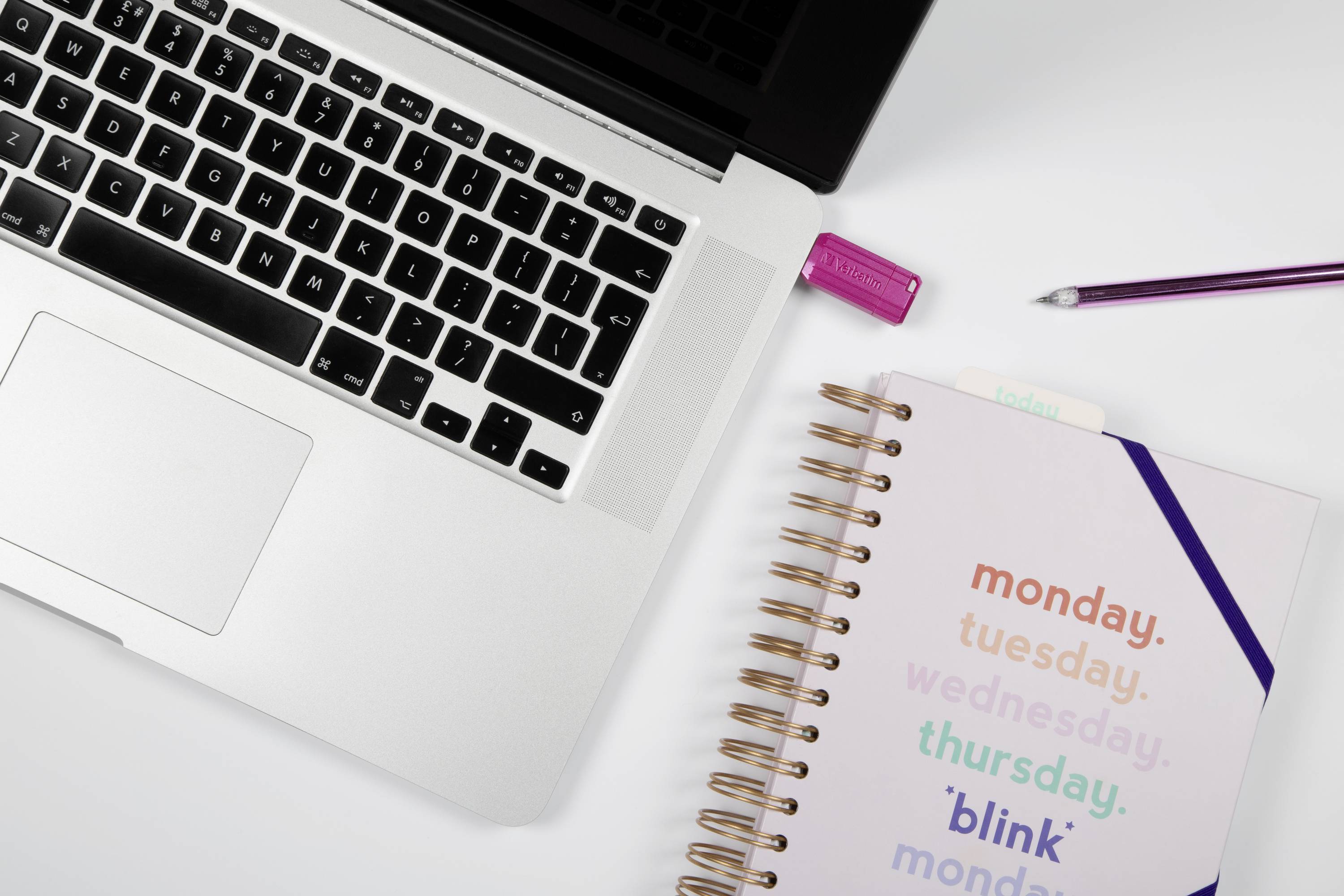 Verbatim USB DRIVE 2.0 PINSTRIPE USB-Stick 128 GB Pink 49460 USB-A (USB 2.0)