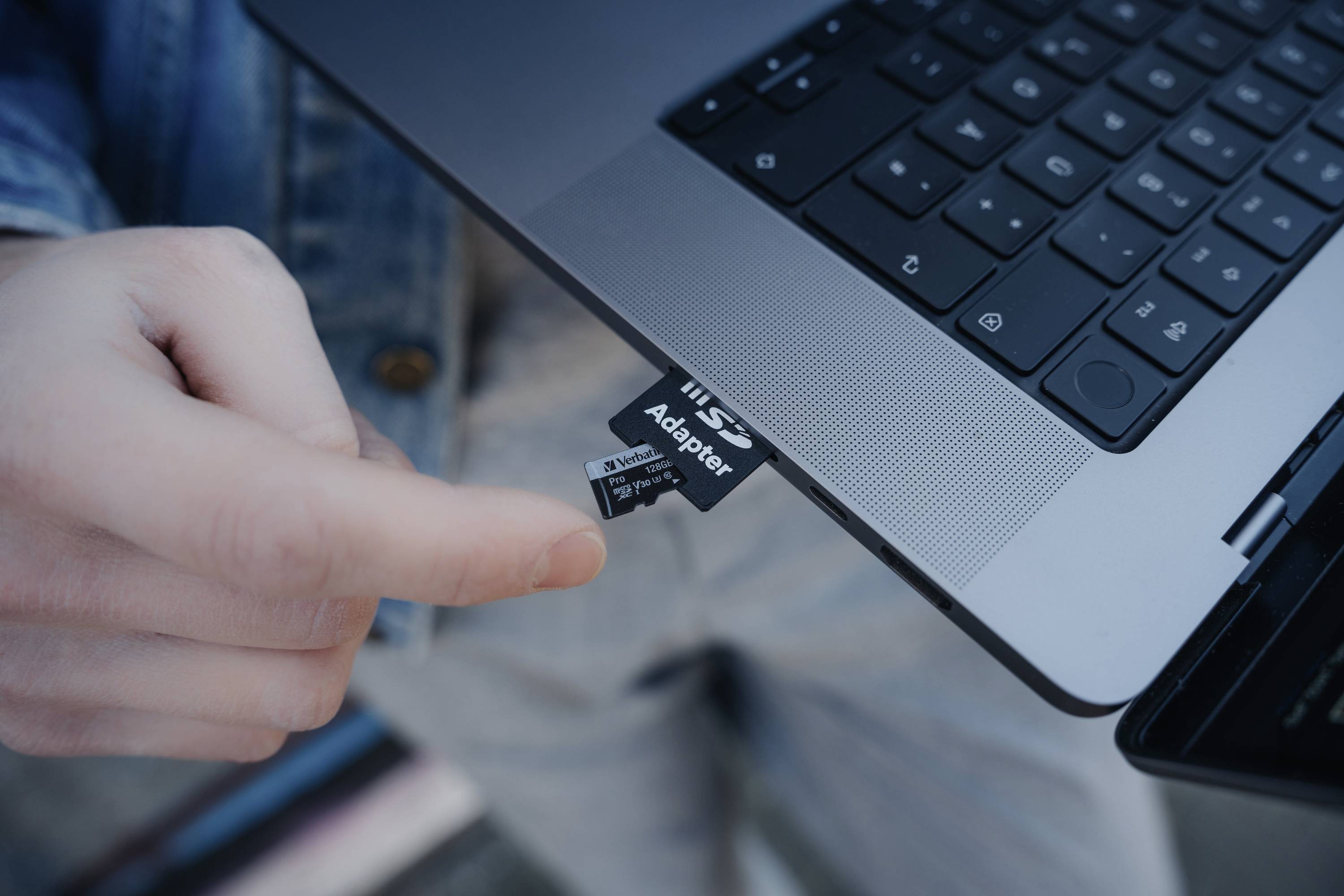 Verbatim MICRO SDXC CARD PRO UHS-3 128GB CLASS 10 INCL ADAPTOR microSDXC-Karte 128 GB UHS-Class 3 stoßsicher, Wasserdicht