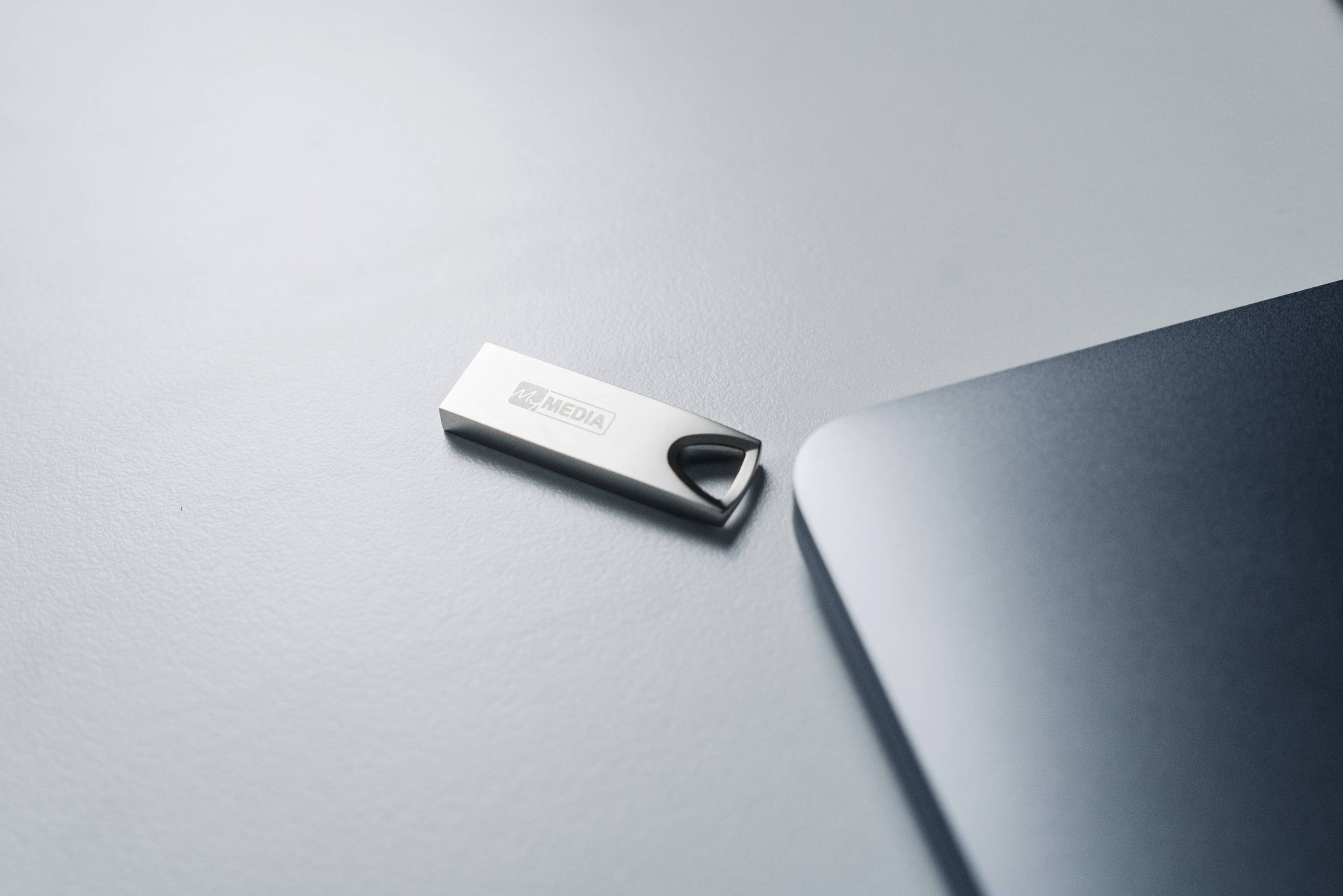 MyMEDIA My Alu USB 3.2 Gen 1 Drive USB-Stick 16 GB Silber 69275 USB-A (USB 3.2 Gen 1)