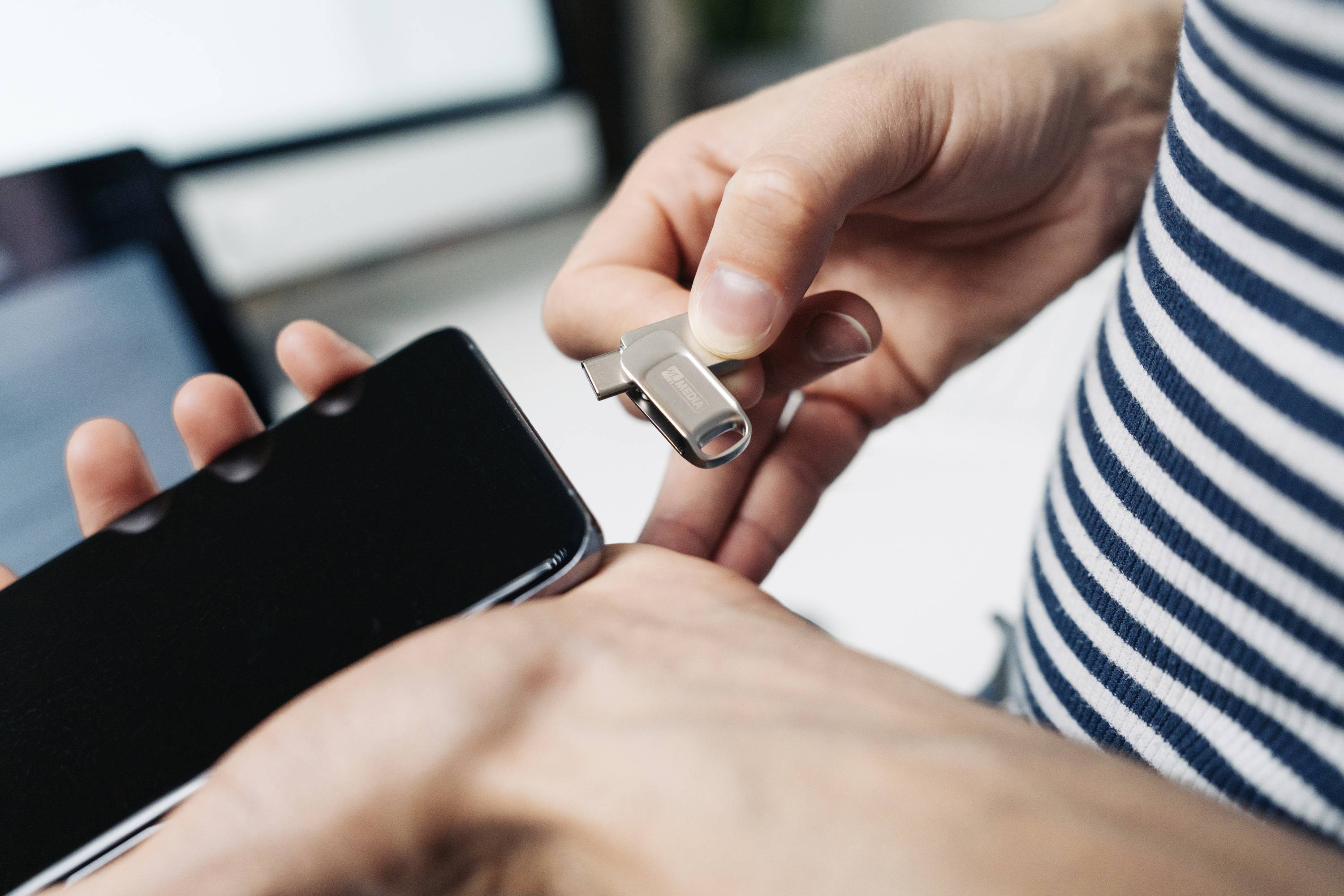 MyMEDIA My Dual USB 2.0 /USB C Drive USB-Stick 64GB Silber 69267 USB-A (USB 2.0), USB-C®