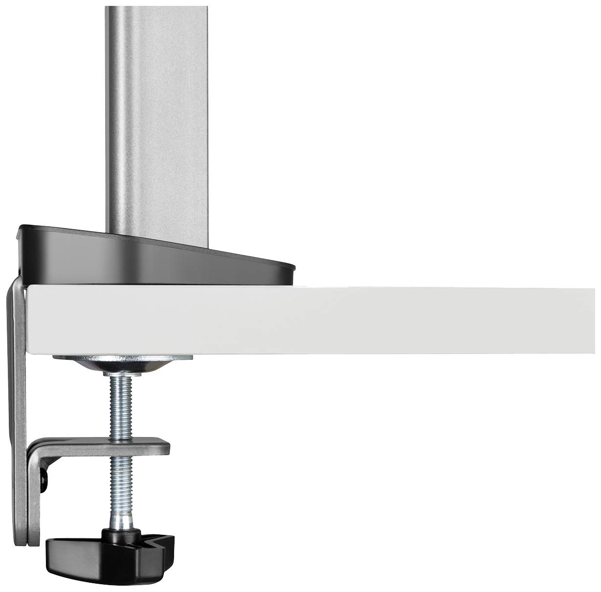 Eine schwarze Klemme befestigt ein graues vertikales Rohr an einer weißen horizontalen Fläche.