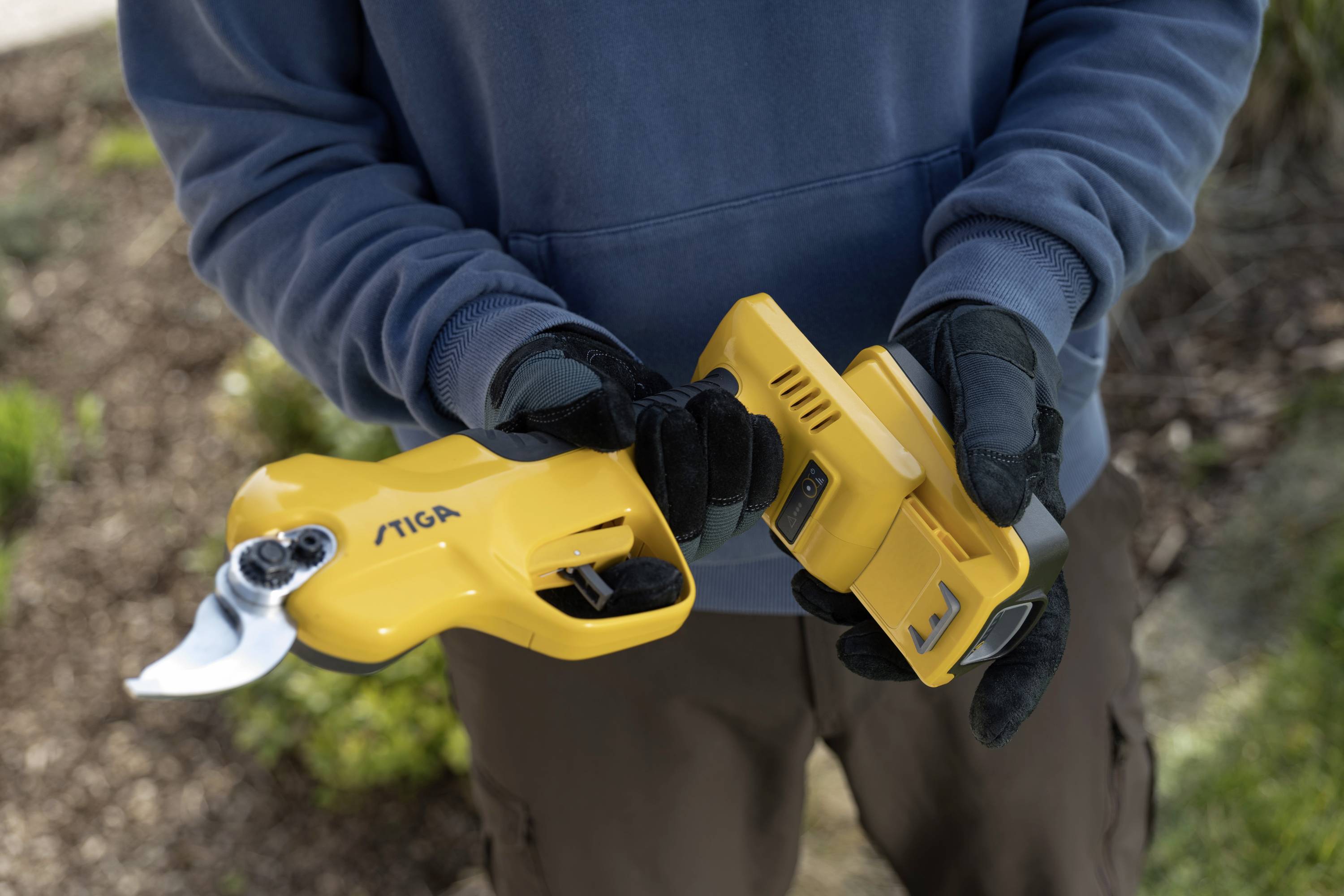 STIGA 257022001/ST1 SC 100e Astschere 520mm