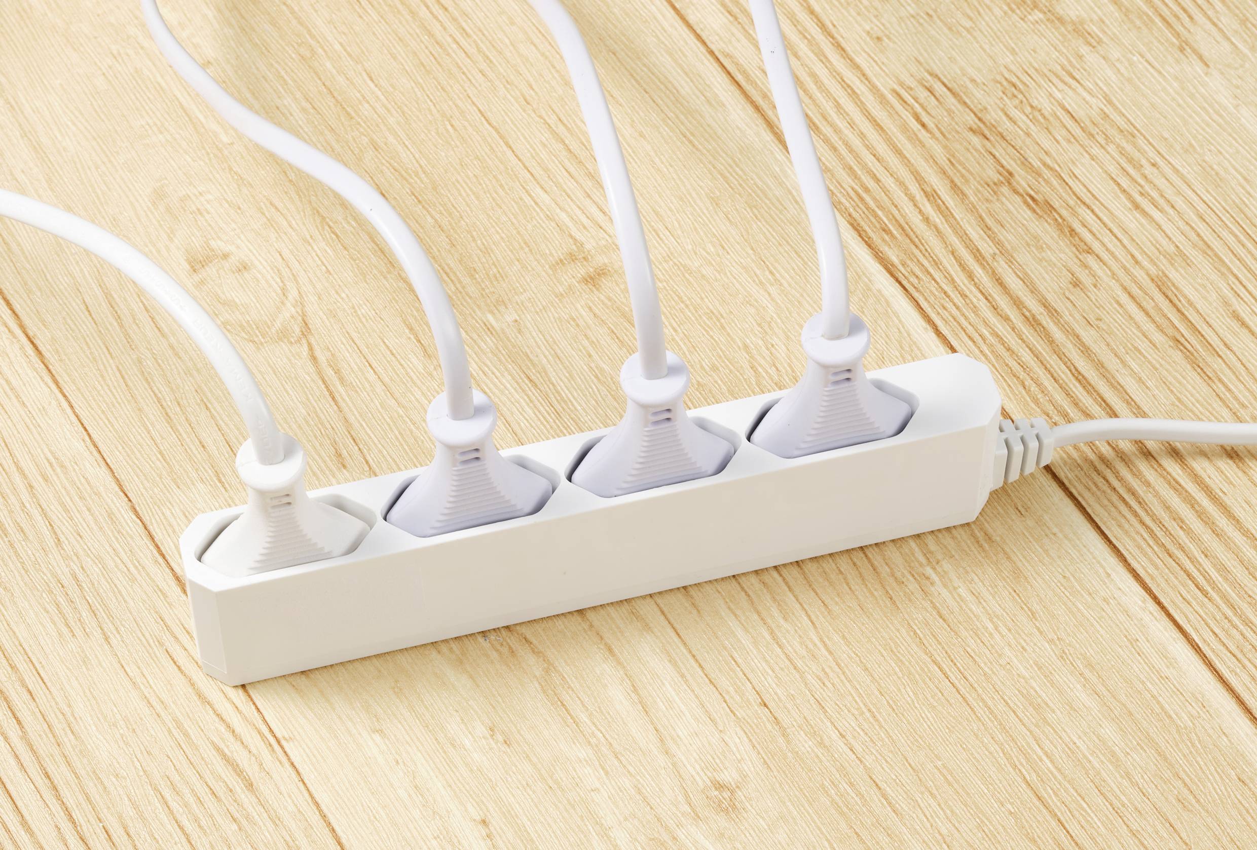 Sygonix SY-5806878 Steckdosenleiste 4fach Weiß Eurostecker 1St.