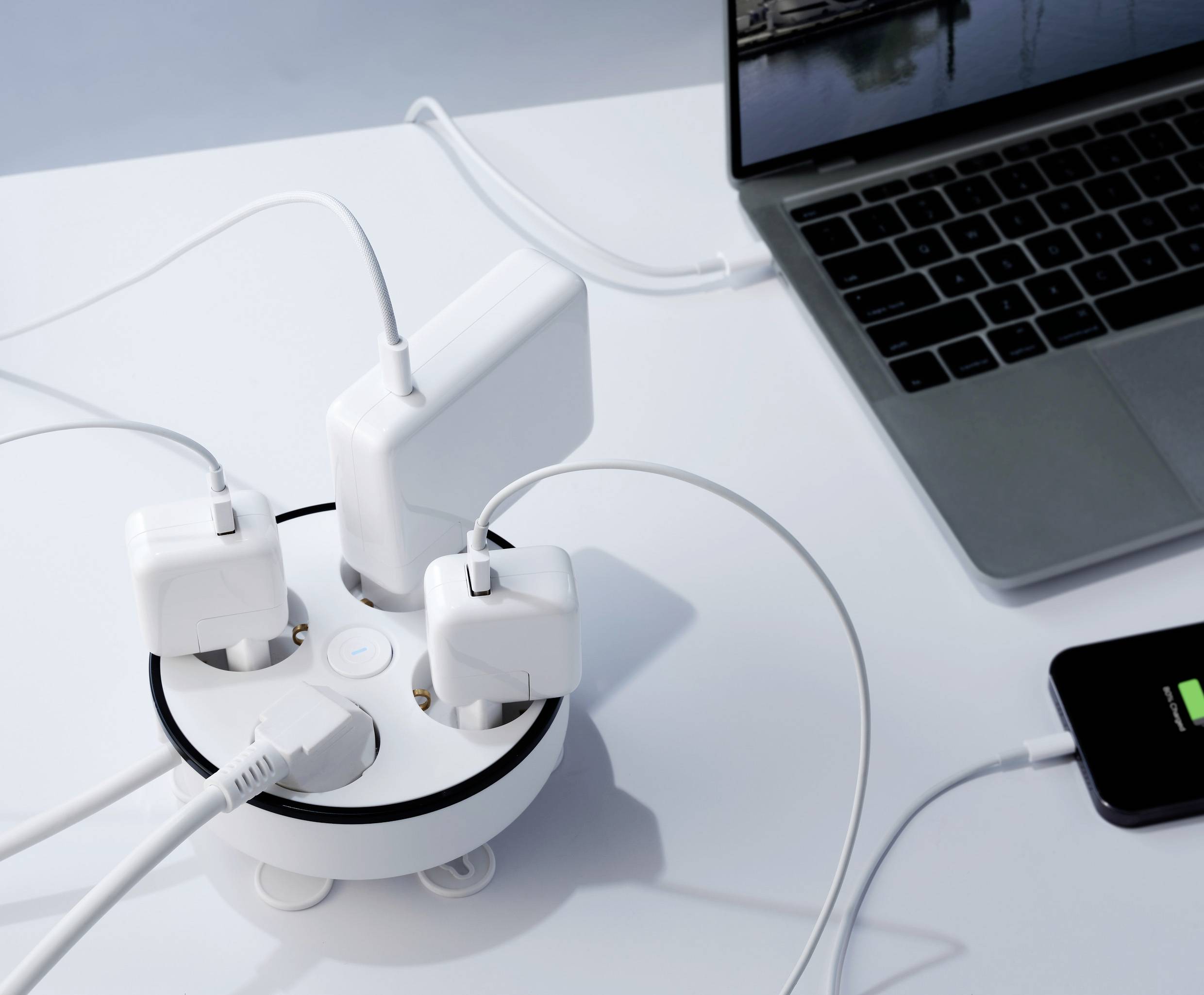 Sygonix SY-5806892 Kabeltrommel 1.50m Weiß Schutzkontakt-Stecker