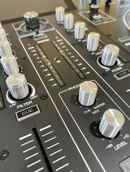 TRU COMPONENTS TC-11696532 Drehknopf mit Knopfmarkierung Schwarz (Ø x H) 48mm x 19mm Aluminium, Plastik