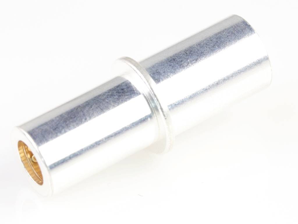 Metallischer Verbinder, zylindrische Form, silberne Oberfläche. Verwendet für elektrische Verbindungen.