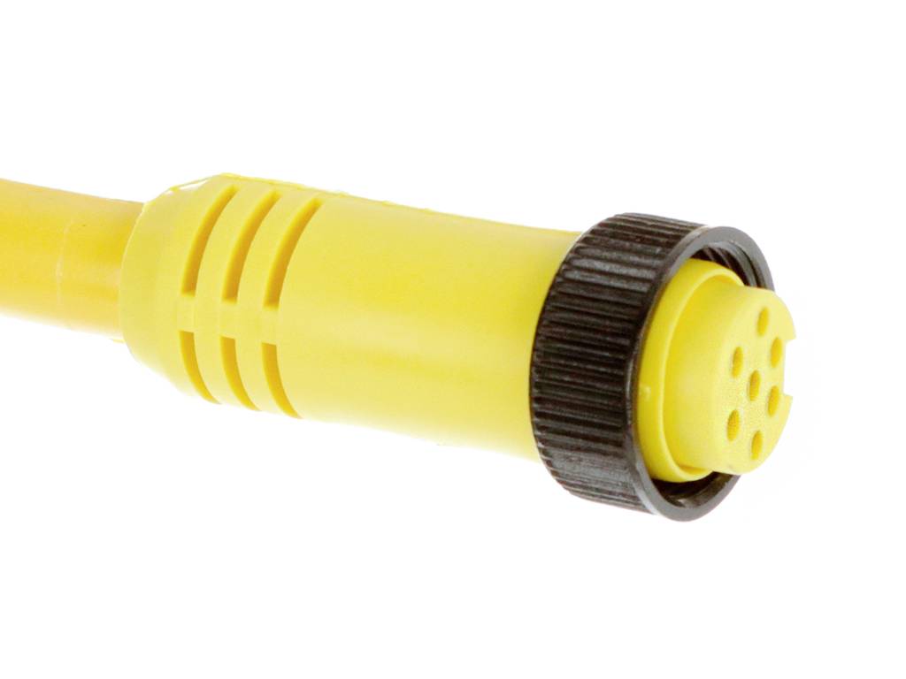 Gelber, zylindrischer Stecker mit mehreren kleinen Löchern an der Spitze, schwarzer Ring zum Anziehen.