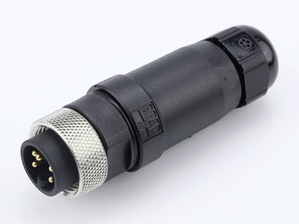 Ein schwarzer Mehrpol-Stecker mit Metallgewinde, geeignet für elektrische Verbindungen, auf einem neutralen Hintergrund.