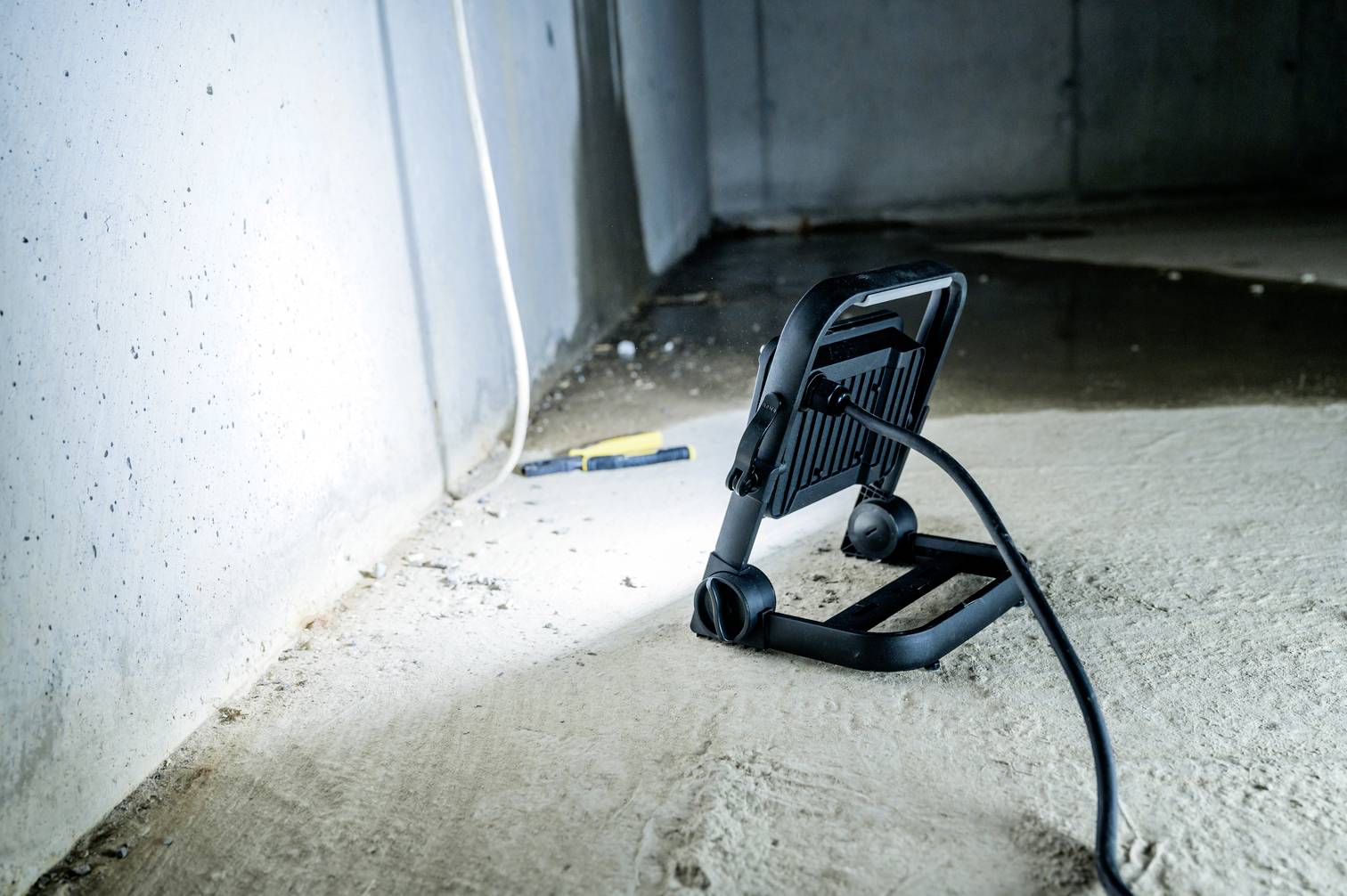 Brennenstuhl LED Strahler JARO 7060 / Leuchte 50W für außen (Außenstrahler zur Wandmontage, Fluter 5800lm aus Aluminium, IP65