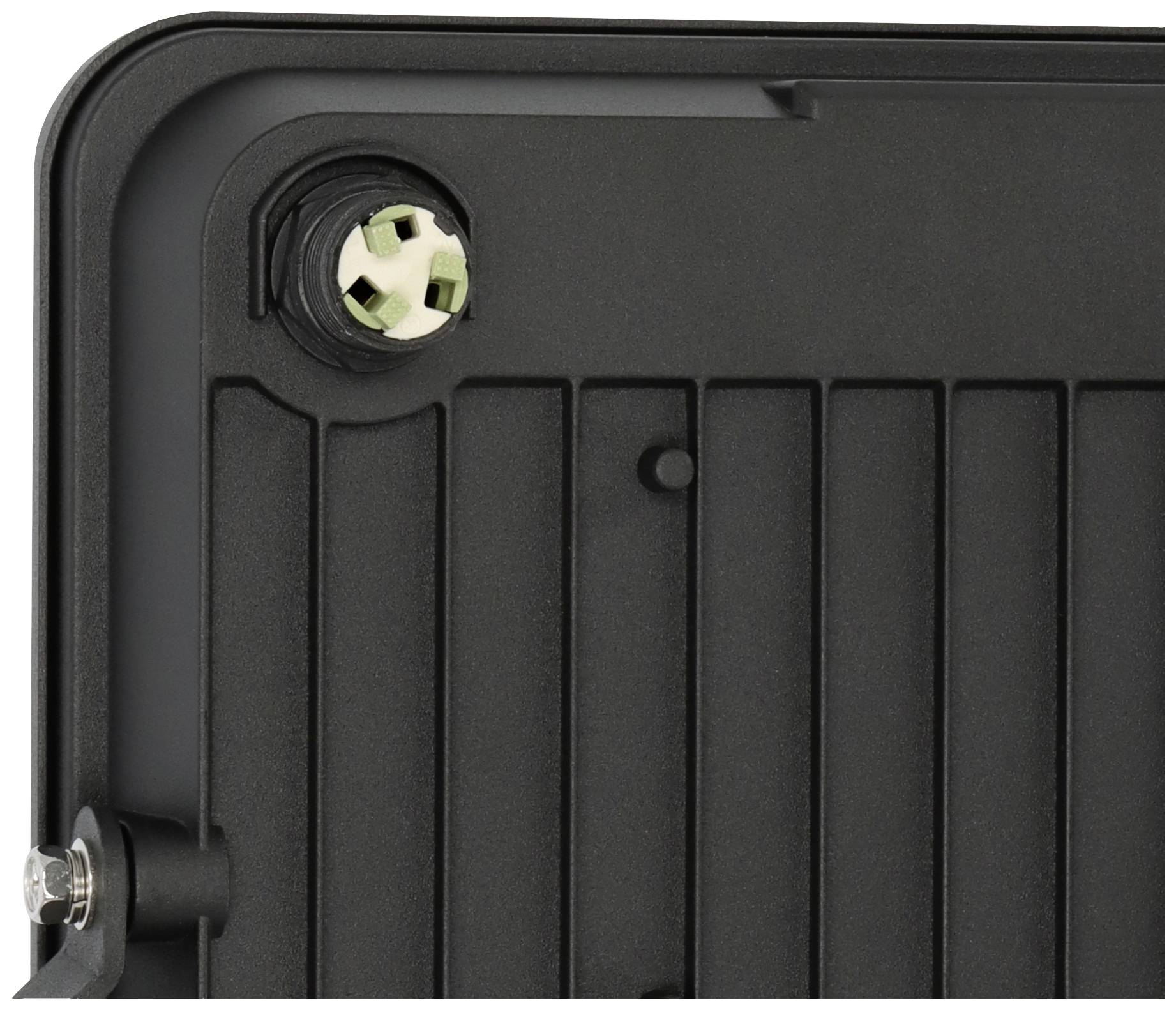 Ein schwarzes Kunststoffgehäuse mit einer strukturierten Oberfläche zeigt eine Kabeldurchführung in der oberen linken Ecke.