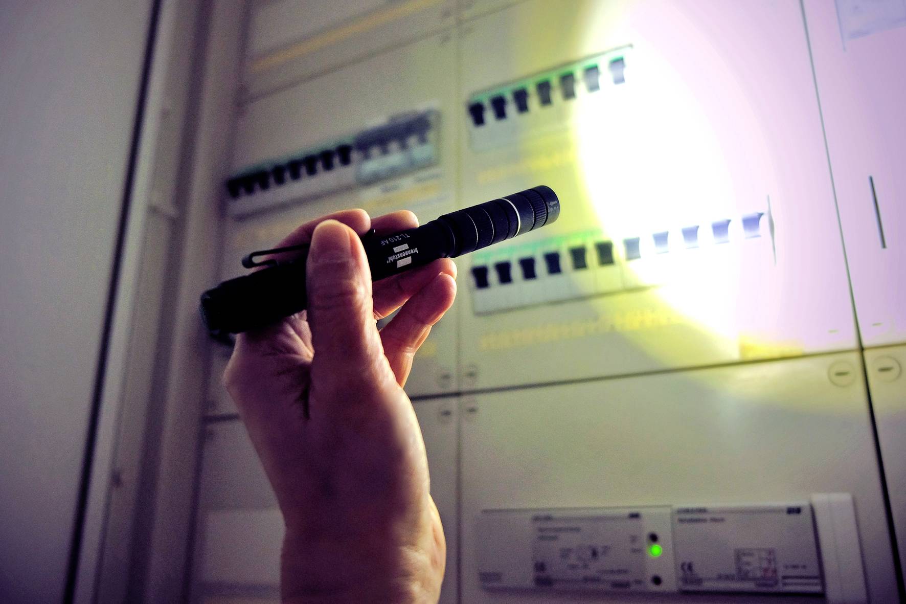 Brennenstuhl TL210 AF LED Taschenlampe mit USB-Schnittstelle akkubetrieben 200lm 13h