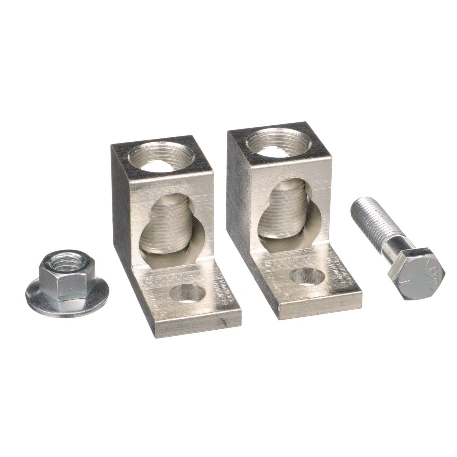 Zwei silberne Metallwinkel mit Zylinderschrauben und Muttern, die zu mechanischen Befestigungsteilen gehören.