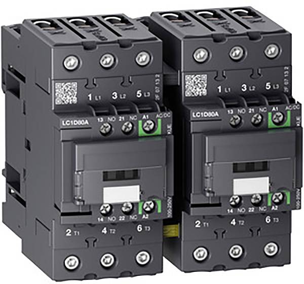 Zwei elektrische Leistungsschütze nebeneinander, mit mehreren Schraubanschlüssen und Beschriftungen auf der Vorderseite.