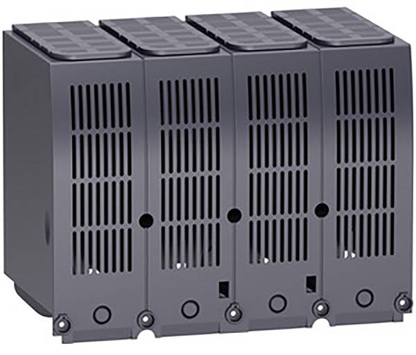 Vier identische graue elektronische Module nebeneinander, mit vertikalen Lüftungsschlitzen und Kabelanschlüssen an der Unterseite.