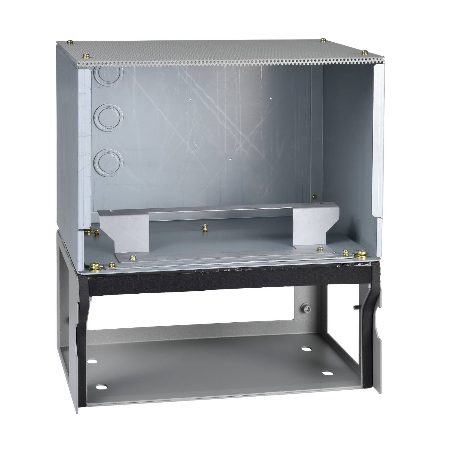 Metallbox mit offenem Vorderteil und mehreren Öffnungen auf der linken Seite. Sie hat eine schwarze Basis und ist für Elektrik geeignet.