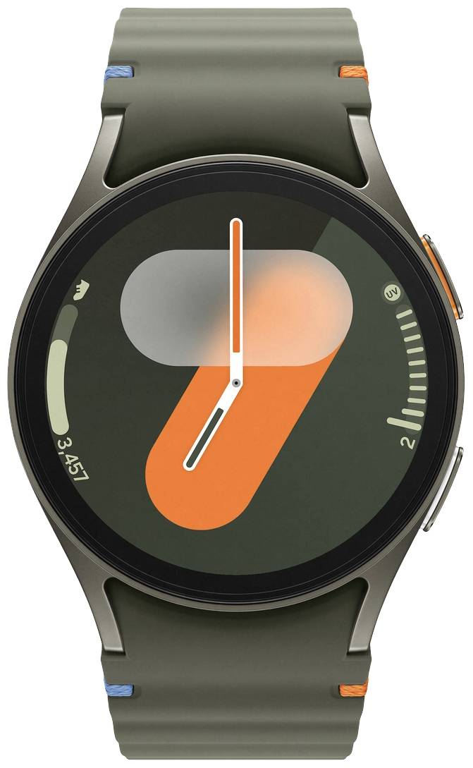Digitaluhr mit rundem Zifferblatt, zeigt stilisierte orange und graue Formen statt Zahlen, auf einem olivgrünen Armband.