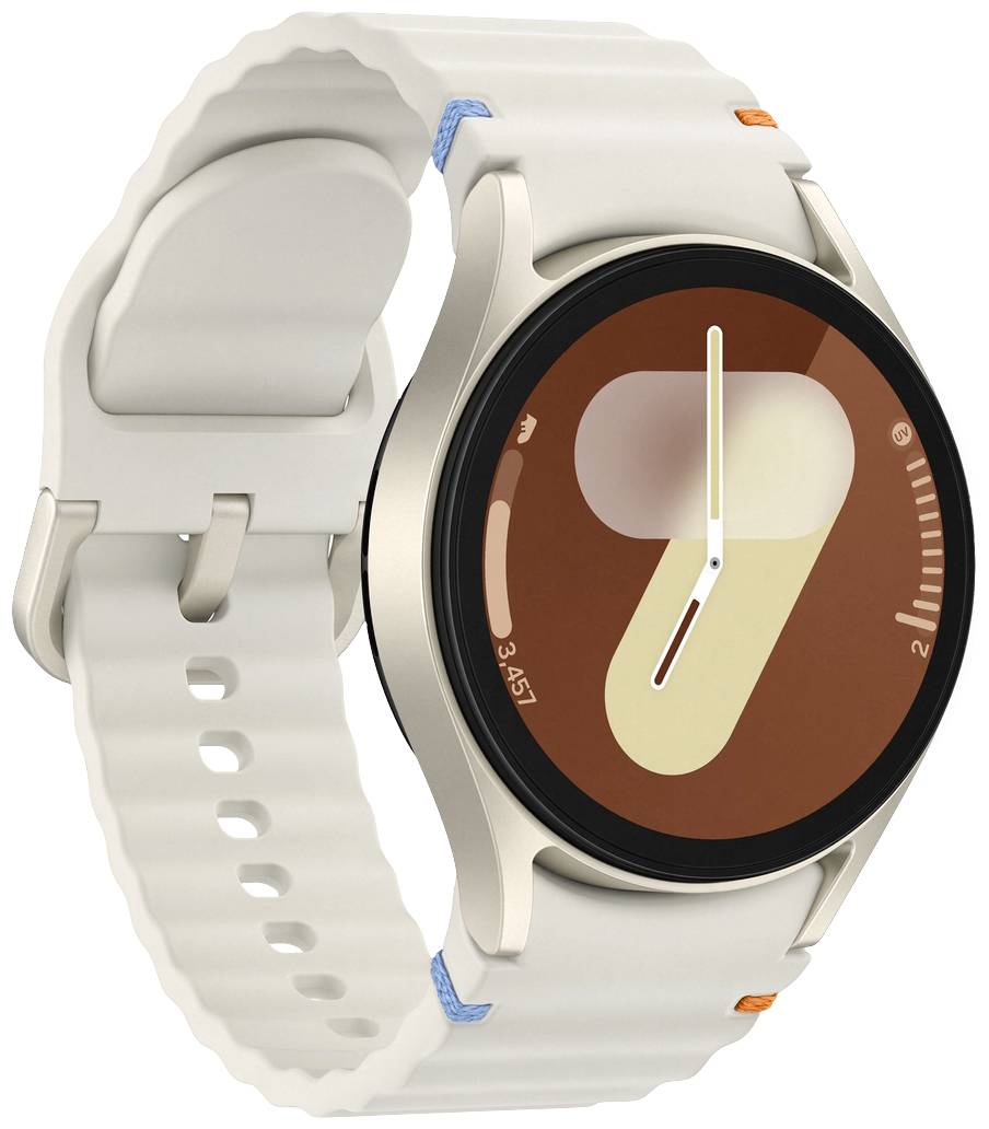 Eine moderne Smartwatch mit rundem Bildschirm zeigt eine Uhrzeit in digitaler Darstellung. Die Uhr ist mit einem weißen Armband versehen.