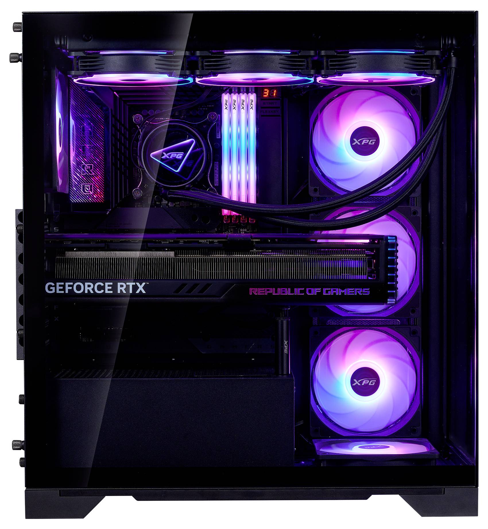 Ein offener Gaming-PC mit RGB-Beleuchtung zeigt sein Innenleben, darunter GeForce RTX-Grafikkarte und beleuchtete Lüfter.