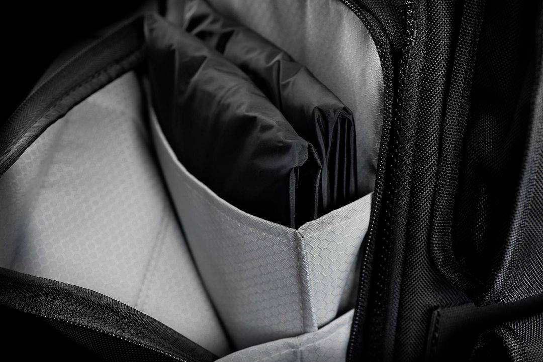 Dicota Notebook Rucksack CATURIX DECISIUN Passend für maximal: 38,1 cm (15") Schwarz