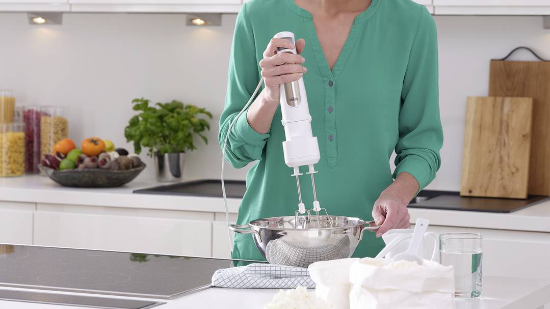 Braun 4193-MQ3105B HB WH Stabmixer 750W mit Messbecher, mit Mixbecher, Turbofunktion Weiß-Grau