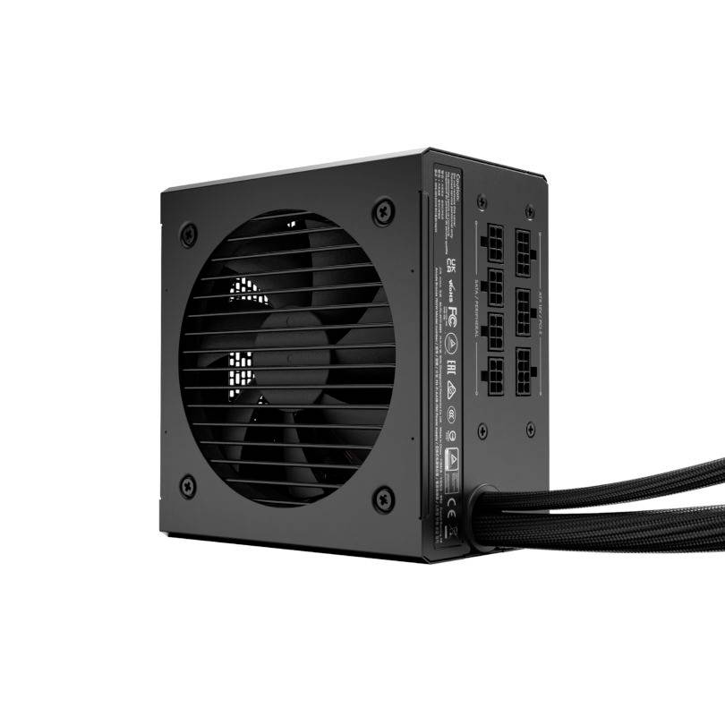 Schwarzes PC-Netzteil mit sichtbarem Lüfter und Anschlüssen, geeignet für den Einbau in Computergehäuse. Kabel sind angeschlossen.