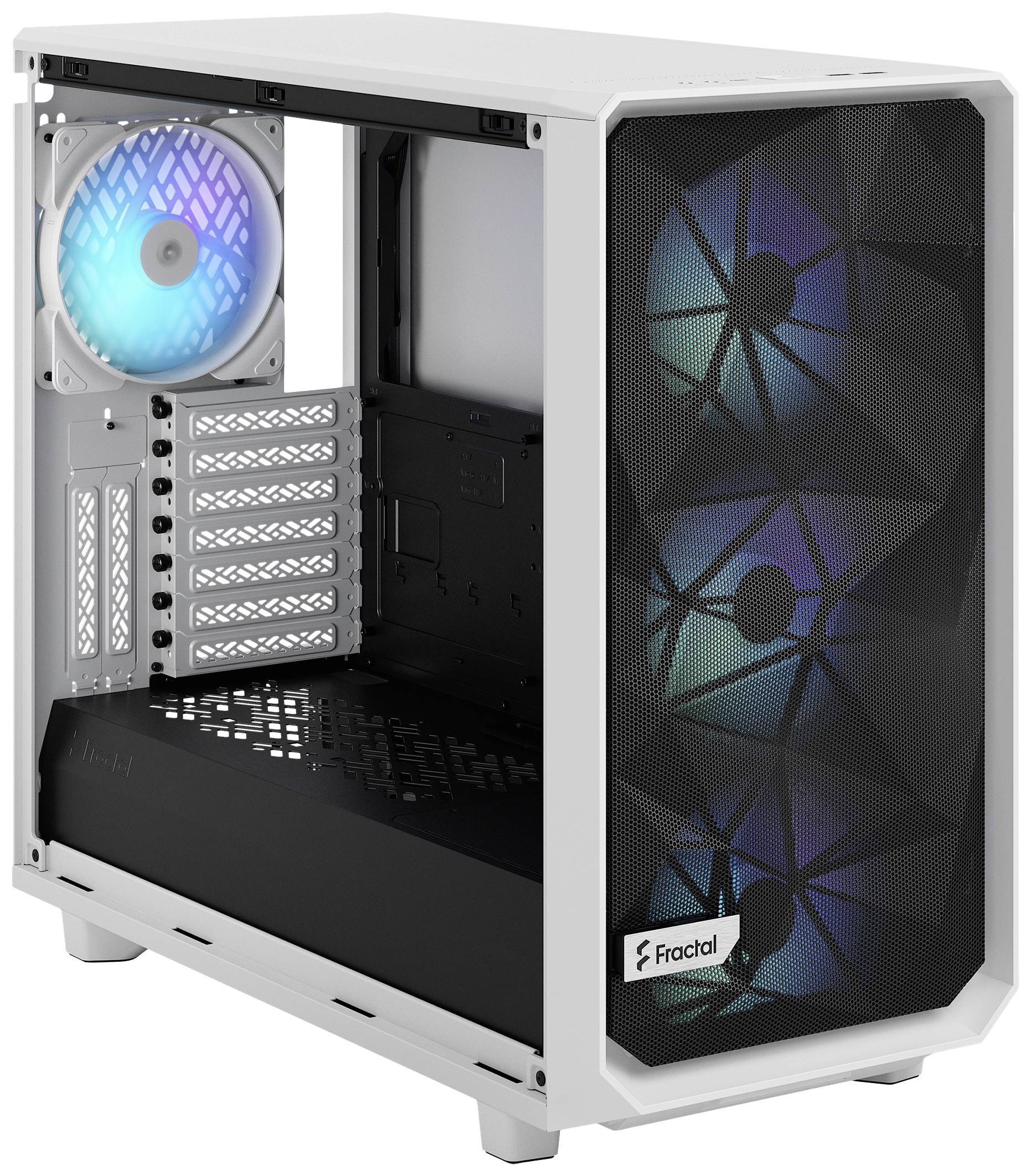 Weißes Computergehäuse mit drei großen Lüftern an der Vorderseite und einem leuchtenden Lüfter hinten. Offene Seitenwand zeigt Innenraum.