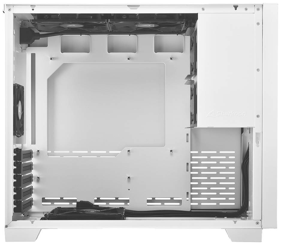 Weißes Computergehäuse von innen, ohne installierte Komponenten, zeigt Platz für Hauptplatine, Laufwerke und Lüfter.